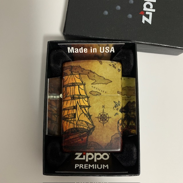 Zippo49355 Pirate Ship Design 540 color process บรรจุในกล่องสวยงาม พร้อมใบรับประกันคุณภาพ สินค้ามือหนึ่งยังไม่ผ่านการใช้งาน จึงยังไม่มีการเติมน้ำมัน เพื่อความปลอดภัยในการขนส่ง