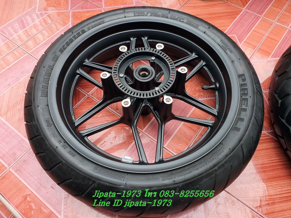 (Forza 300 ปี 2018) ชุดวงล้อแม็กหน้า-หลัง พร้อมยาง Honda Forza 300 ปี 2018 แท้ (สินค้าตำหนิ ขายเป็นคู่)