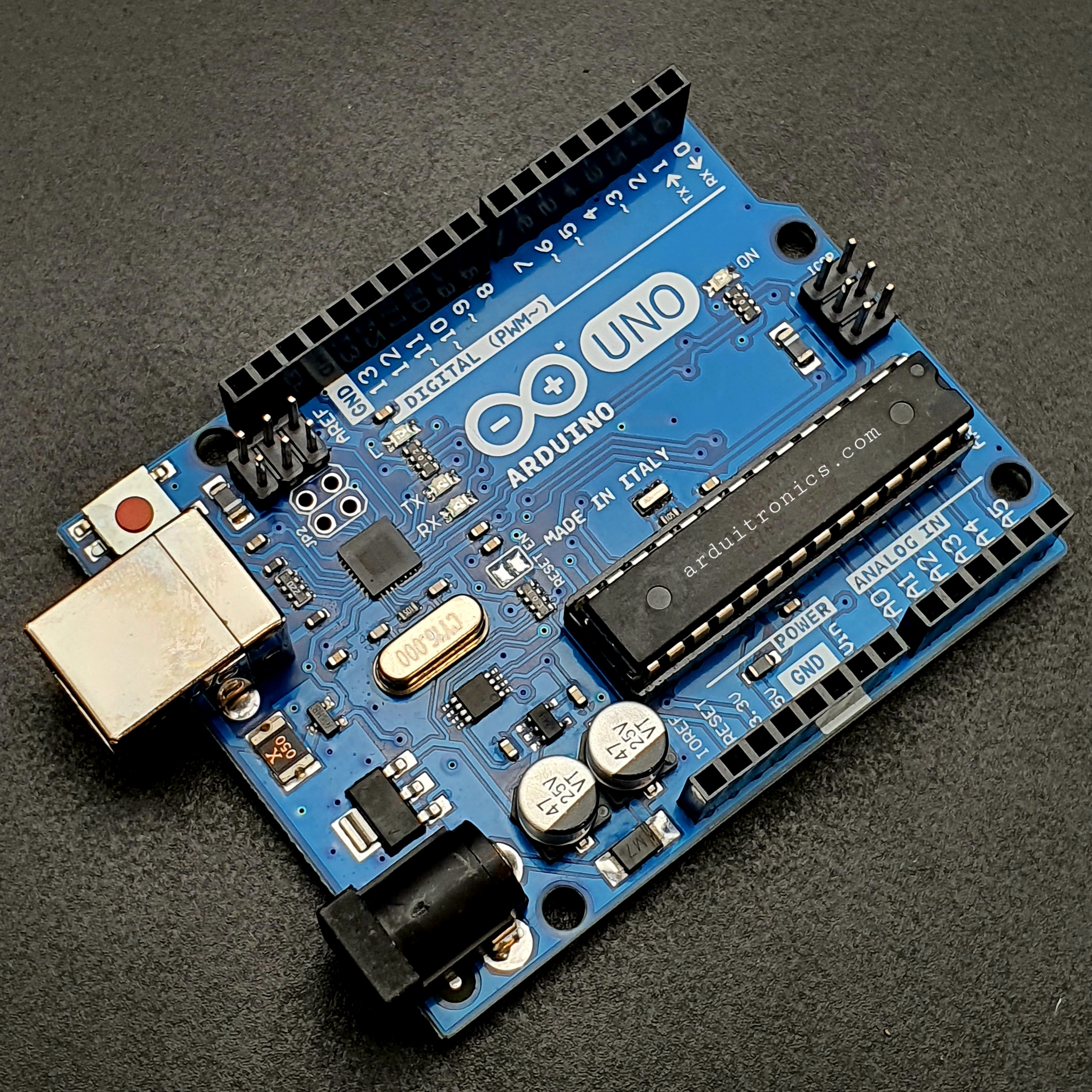 Arduino UNO R3 + Free USB Cable