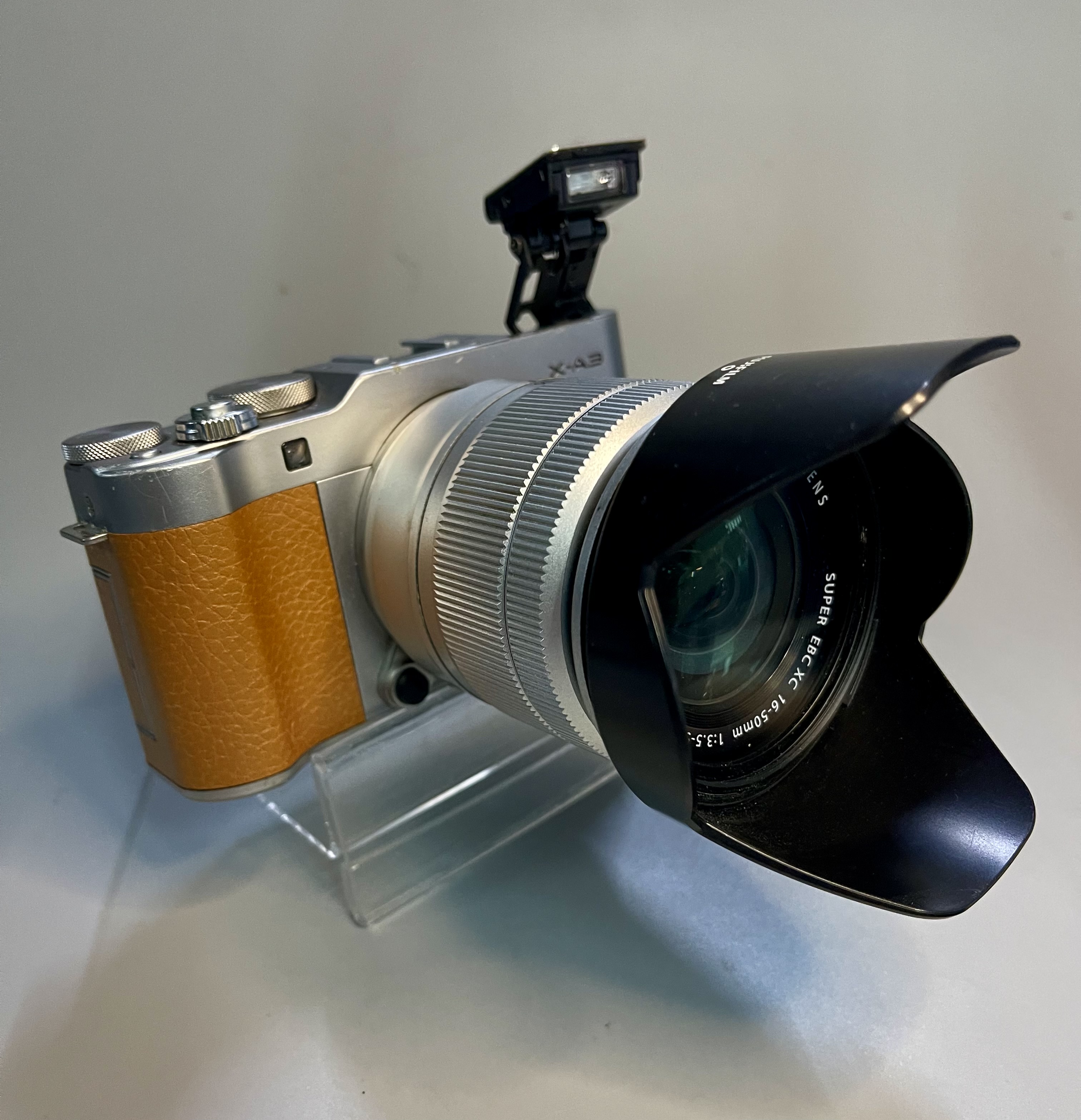 ขาย Fuji X-A3 Lens Super EBC XC16 50 mm II แถมเลนส์มือหมุน 50mm f1.4