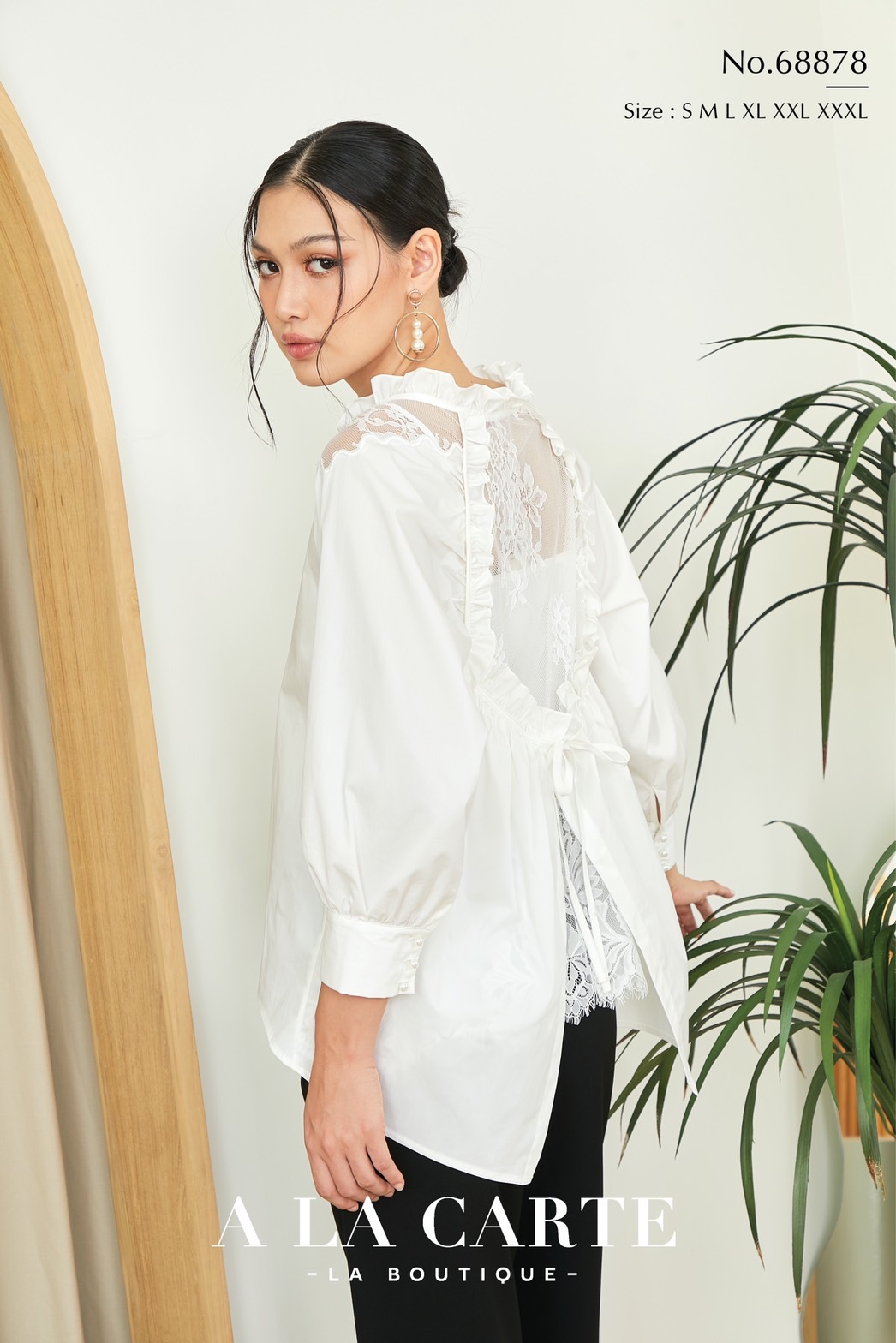 68878💐A la carte💐เสื้อเชิ้ตคอตตอน ตัดต่อลูกไม้ช่วงบ่าถึงด้านหลัง โชว์เชิงด้านล่าง มีโบ มีซับใน สีขาว XL,2XL แดง S-XL ดำ S-XL