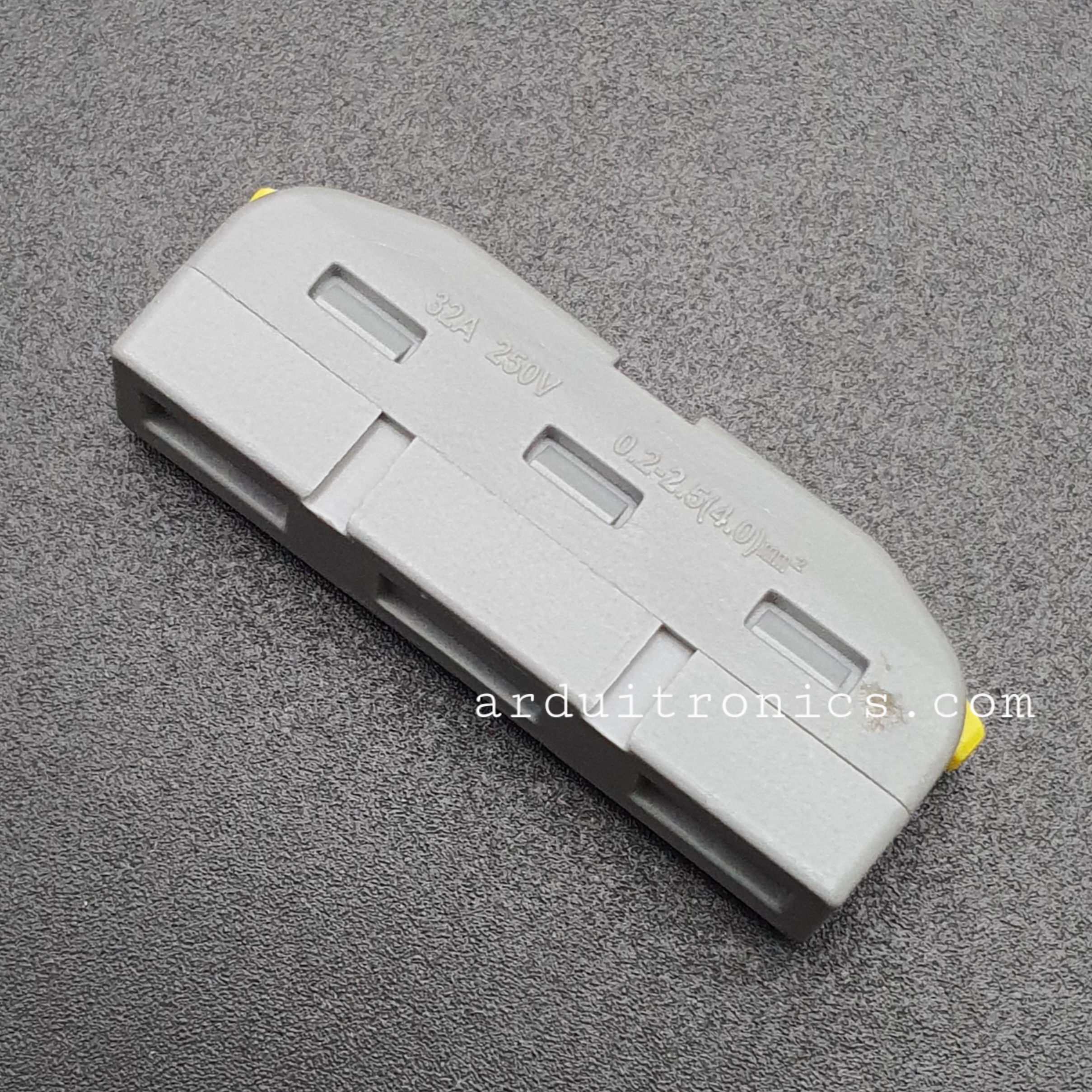 Terminal ต่อสายไฟแบบเร็ว 2 ช่อง (1 in - 1 out) Wire Connector Quick Terminal 0.2-4mm Square Splitter รุ่น DF-2-Y สีเหลือง