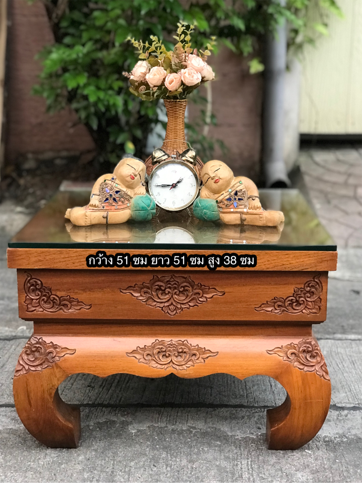 สนใจปิดทักค่ะ โต๊ะไม้สักขาคู้ โต๊ะข้าง โต๊ะกลางชุดรับแขก ตั่งแกะลาย ท็อปแกะลายช้างป่า ลายนูน มีมิติ แข็งแรง ไม่โยก ไม่ผุ สีเดิมๆไม้หนาๆหนักๆ