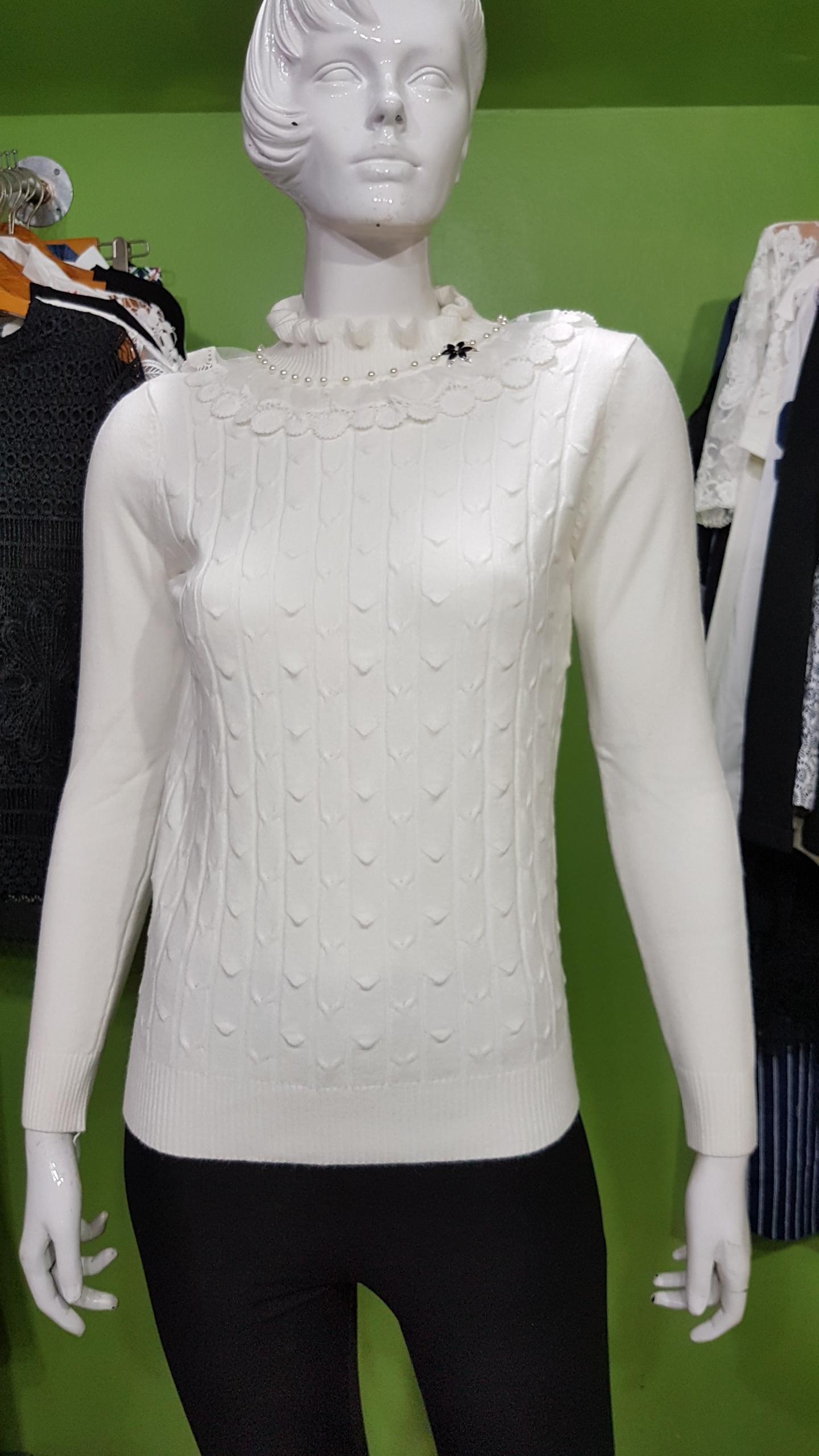เสื้อไหมพรมแขนยาวคอเต่า ผ้าเนื้อนิ่มค่ะ ขนาดฟรีไซด์ อก 34-38" สินค้าพร้อมส่ง สีขาว สีดำ ค่ะ