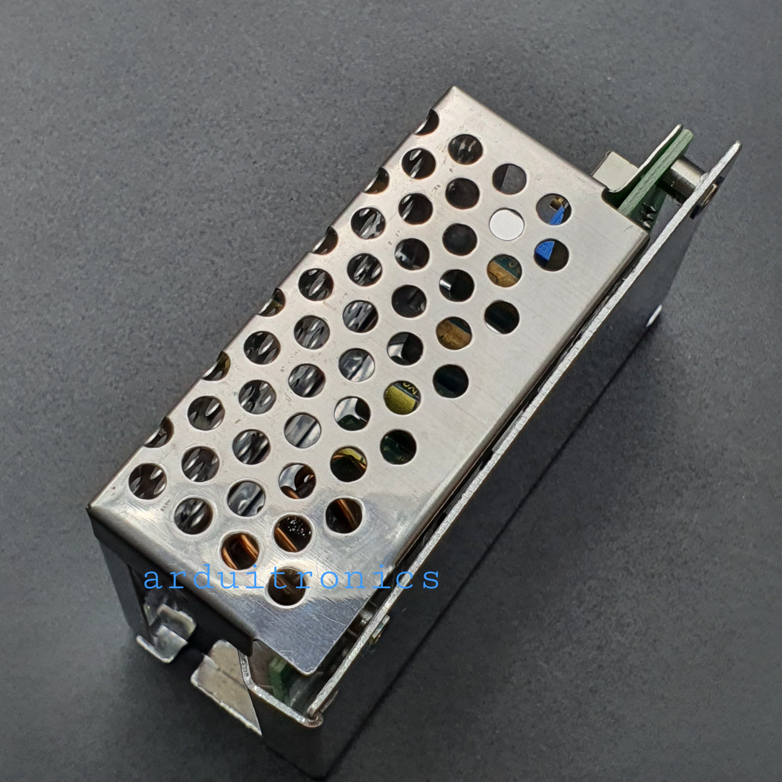 8A Boost Converter and Voltmeter : 12V - 32V (16A Max) to 12V- 46V (8A Max)