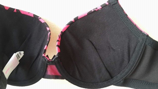 เสื้อชั้นในสตรี Playboy