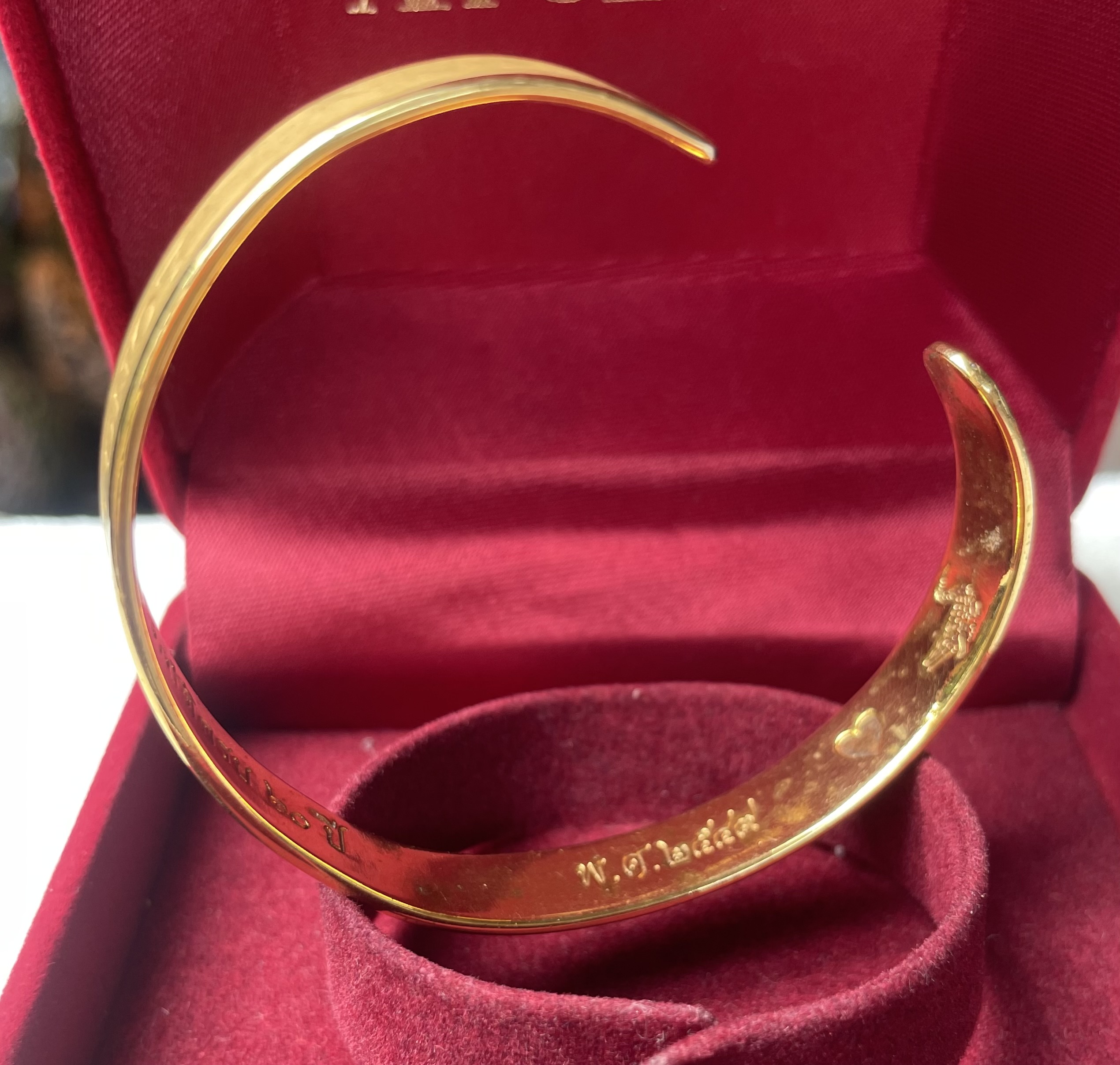 ส่งต่อ ไม่ลอก ไม่ดำ กำไลข้อมือสีทอง ฉลองสิริราชสมบัติครบ 60 ปี ปี 2549 ในหลวง รัชกาลที่ 9/Vintage Bracelet