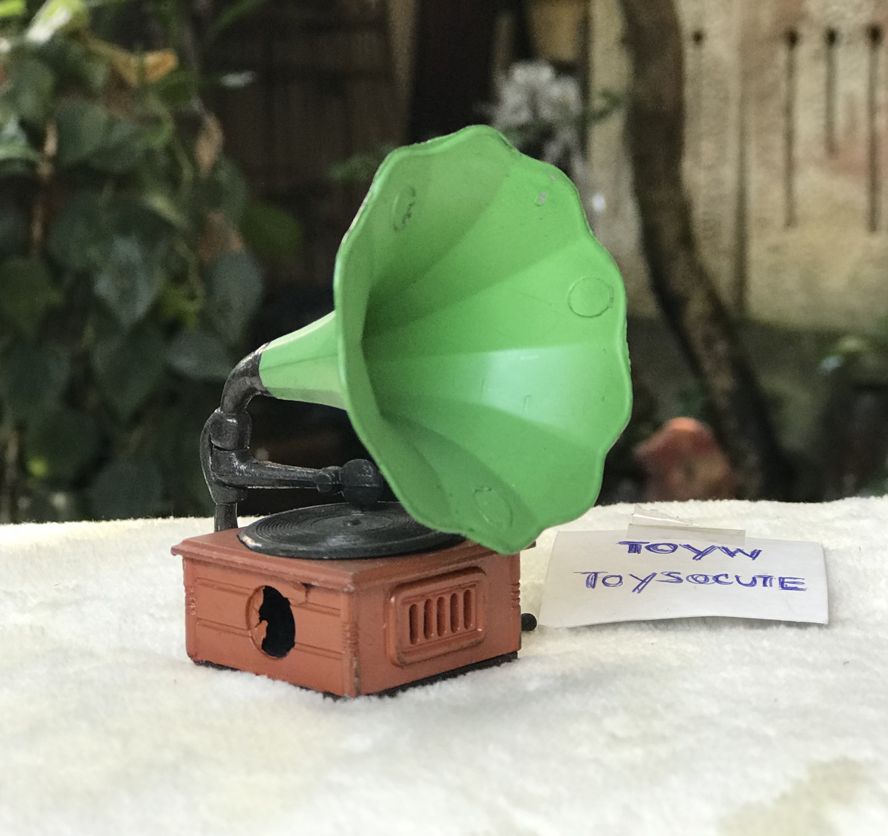 Antique Pencil Sharpener - Hong Kong กบเหลาดินสอเหล็กวินเทจ กบเหลาดินสอโบราณ สเตชันเนอรี Retro รูปทรงลูกโลก เครื่องเล่นแผ่นเสียง,เก็บสะสม ตั้งโชว์ แต่งบ้าน แต่งร้านสวยๆ