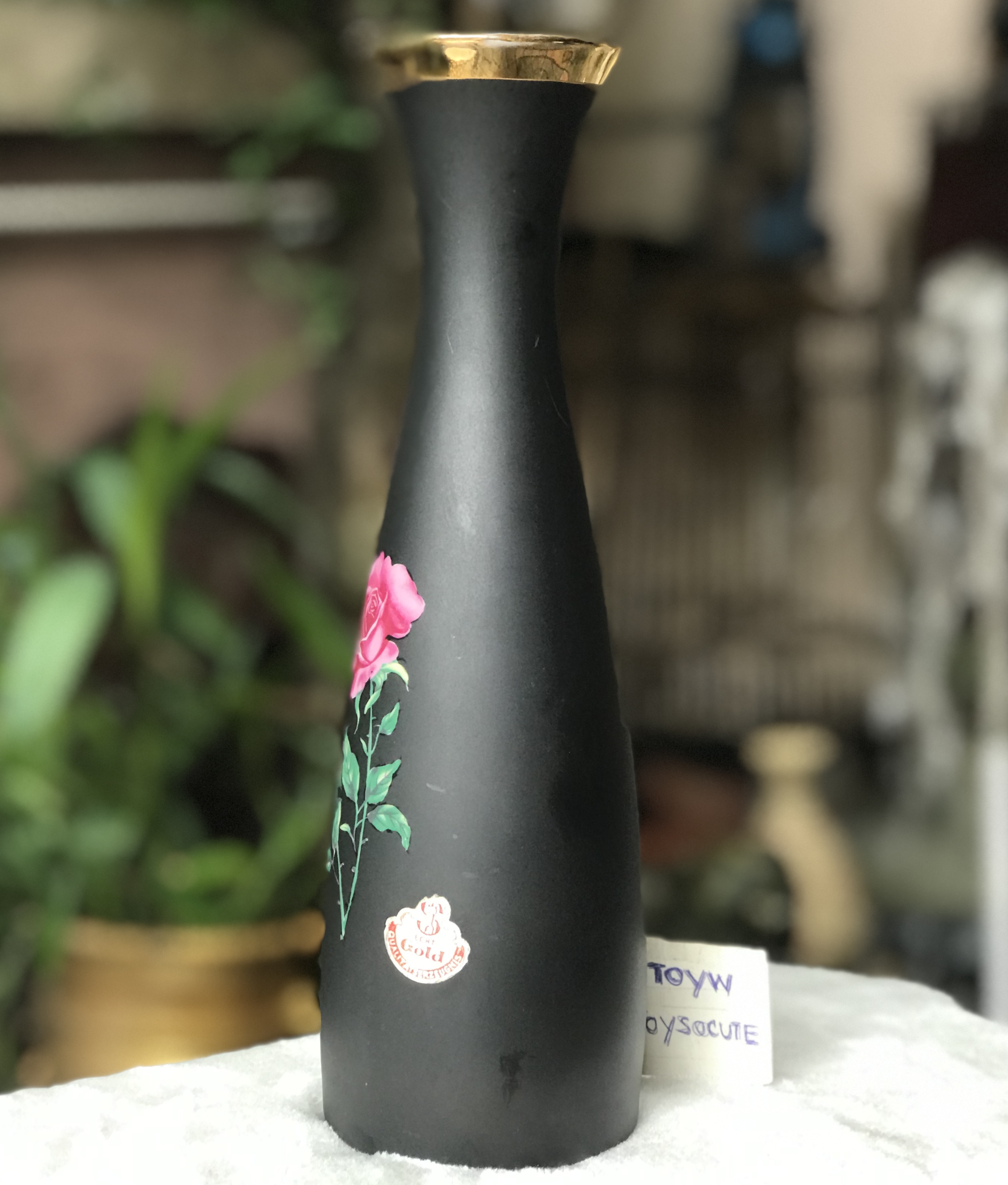 เยอรมัน แจกันบาวาเรียสีดำลายดอกกุหลาบ ขอบทอง 24K Vase Black Matte Rosebud Bavaria 24K Gold Trimmed/Gold Crown Stamped