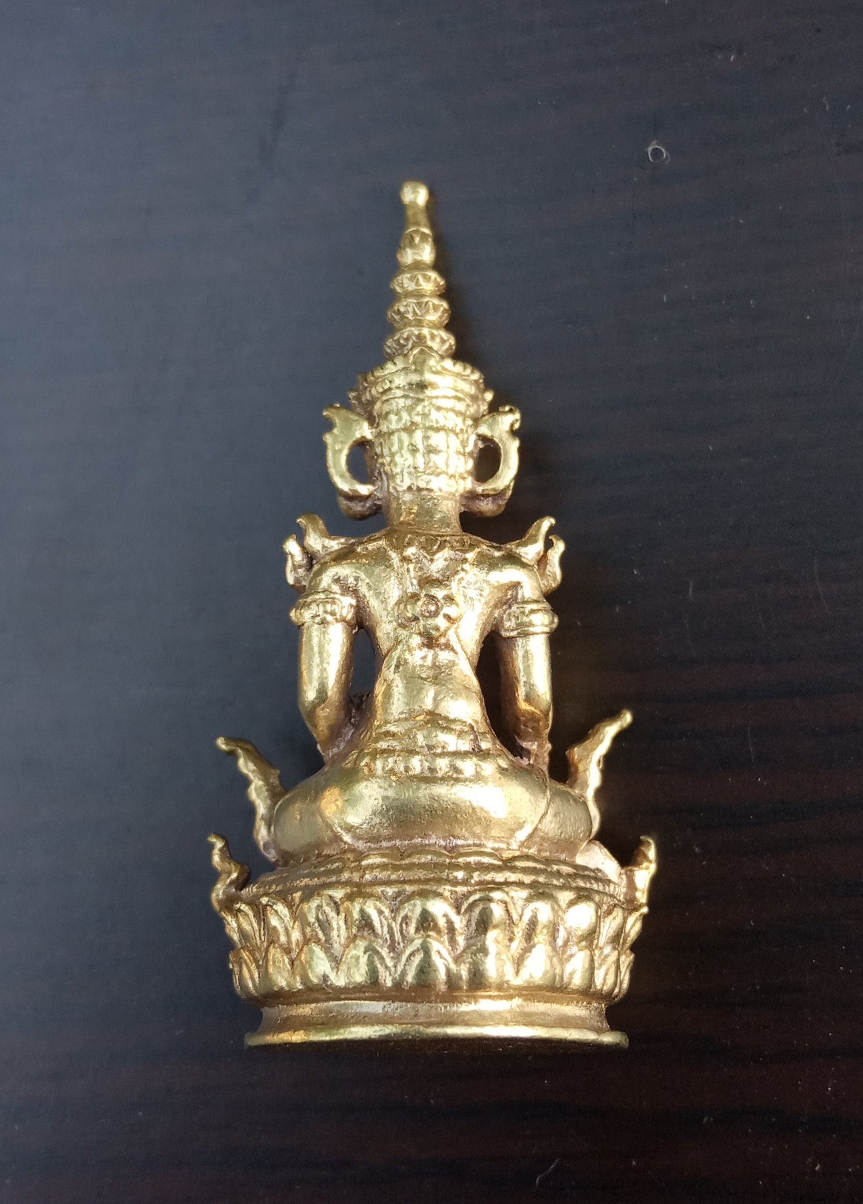 สมเด็จองค์ปฐม มหาจักรพรรดิ์ เนื้อทองเหลือง 2 * 4.5 cm