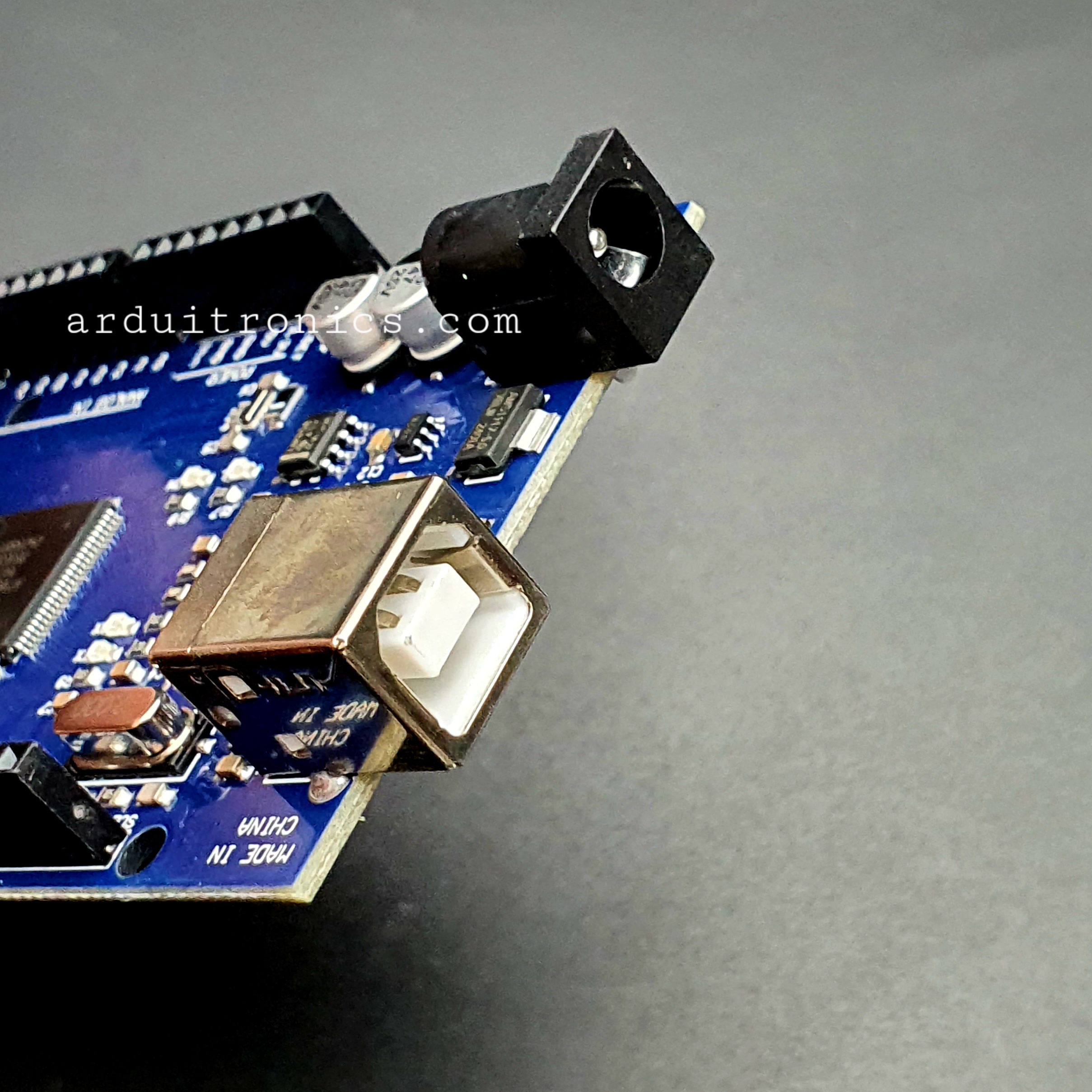 Arduino MEGA 2560 R3 รุ่นใช้ชิป CH340 (แถมสาย USB)