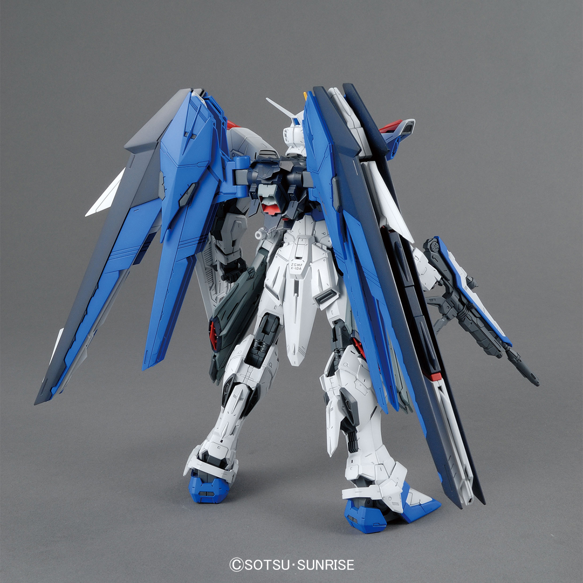 MG 1/100 ZGMF-X10A Freedom Gundam Ver. 2.0 & Figure-rise Bust Kira Yamato Dramatic Combination