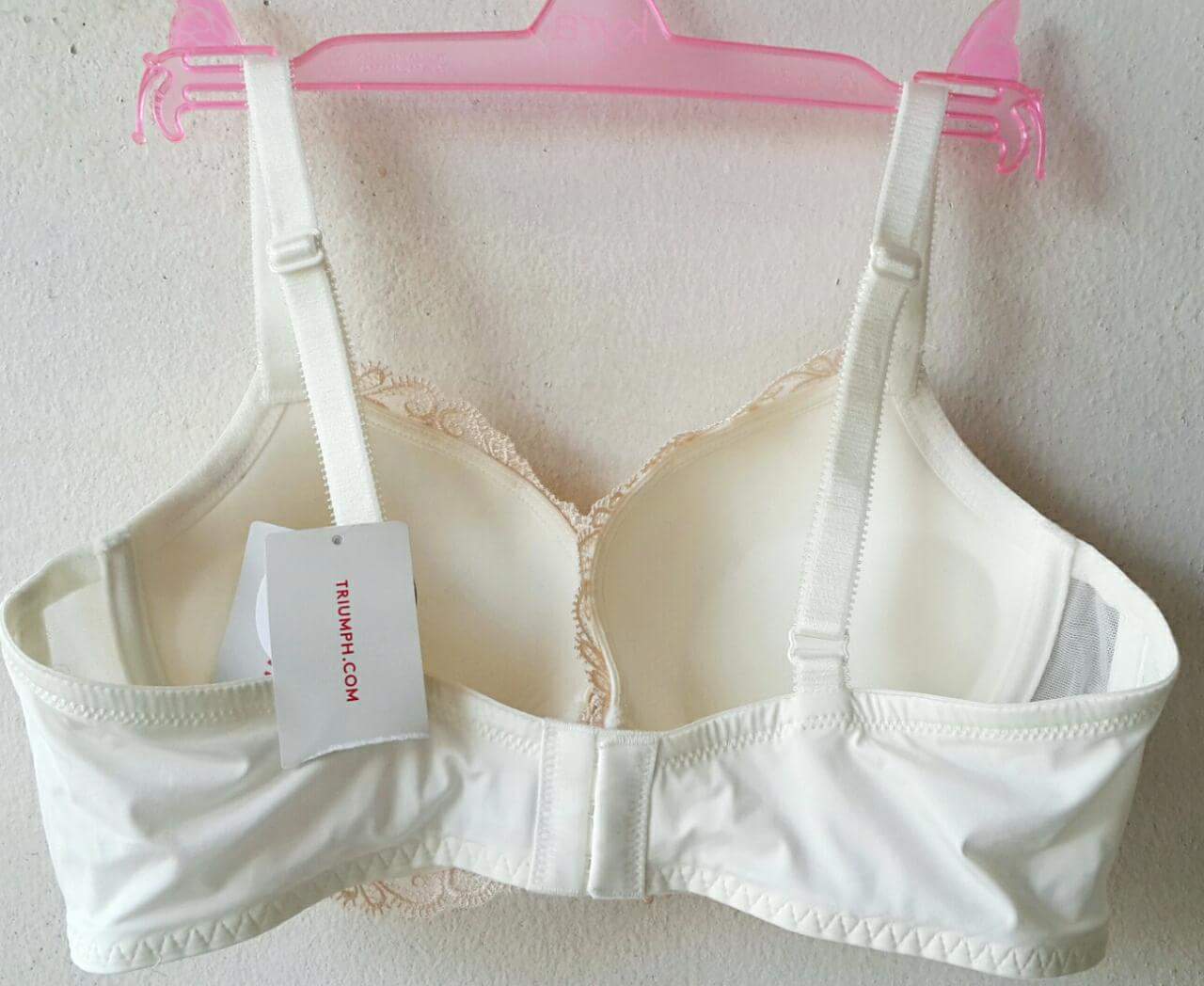 เสื้อชั้นในสตรีไทรอัมพ์