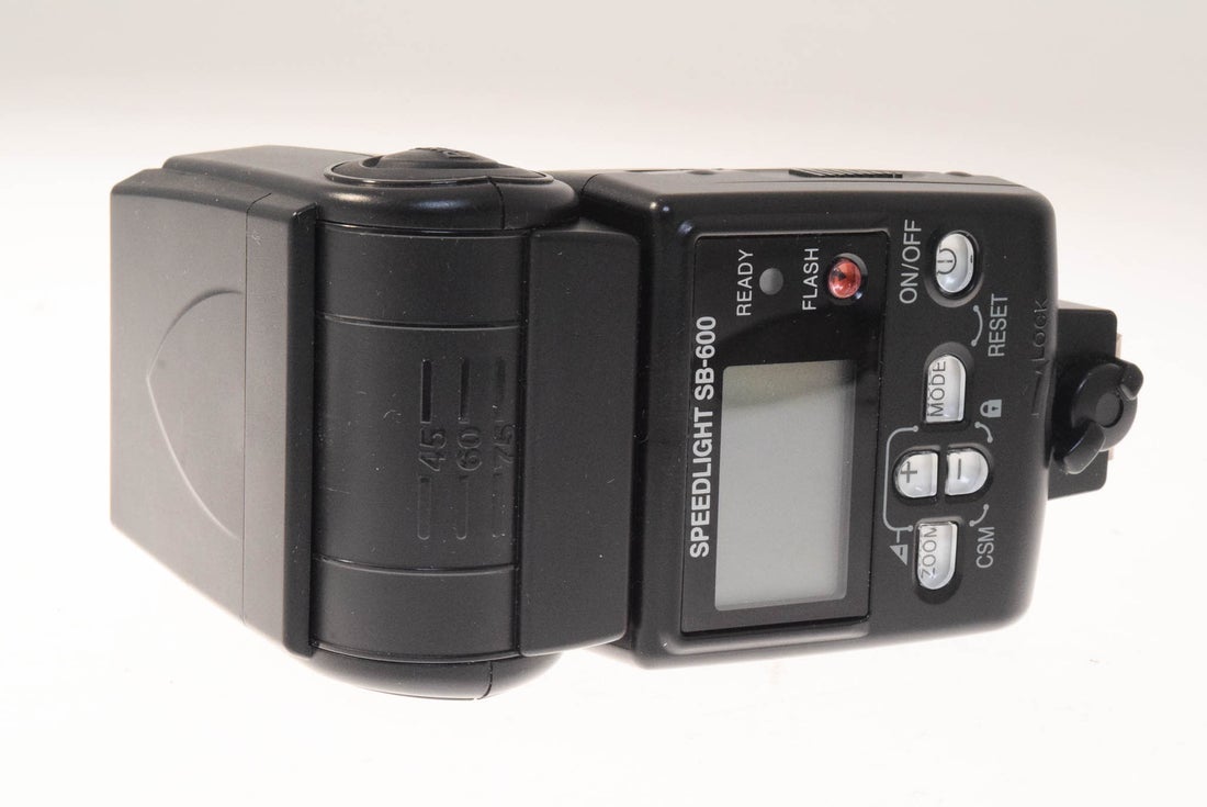 Flash Nikon SB-600 (พร้อมถ่านชาร์ท 4 ก้อน)