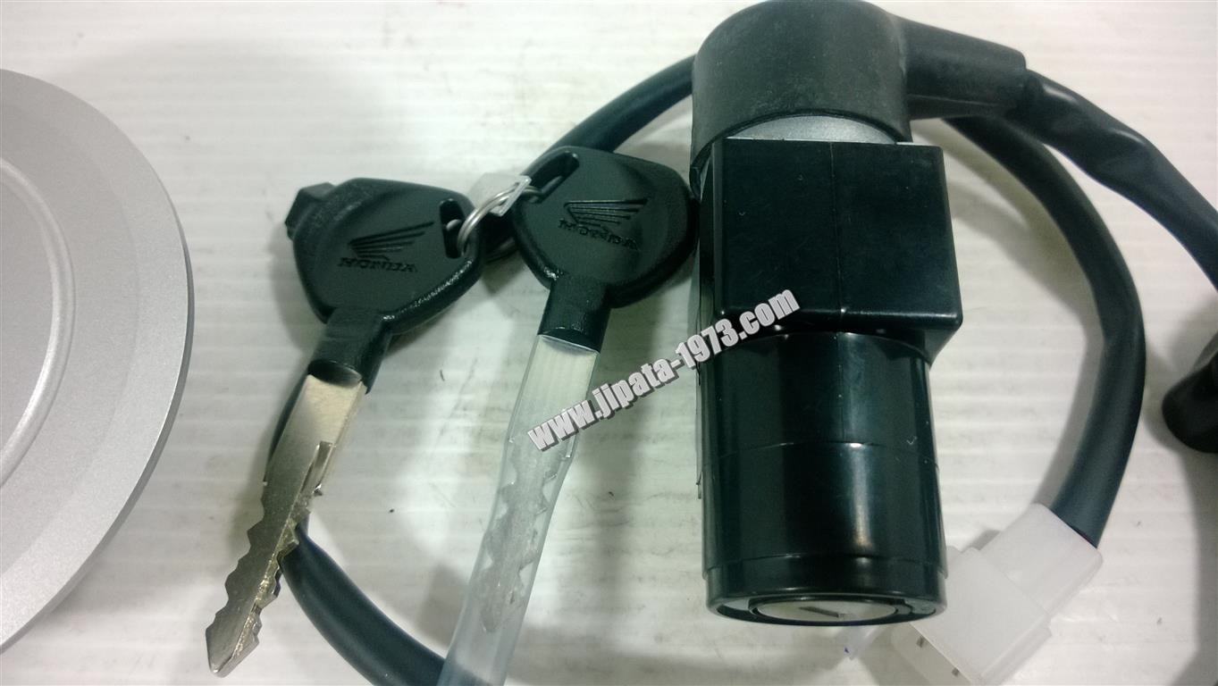 (CBR 150 i) สวิทช์กุญแจชุดใหญ่ พร้อมฝาถังน้ำมัน Honda CBR 150 i แท้