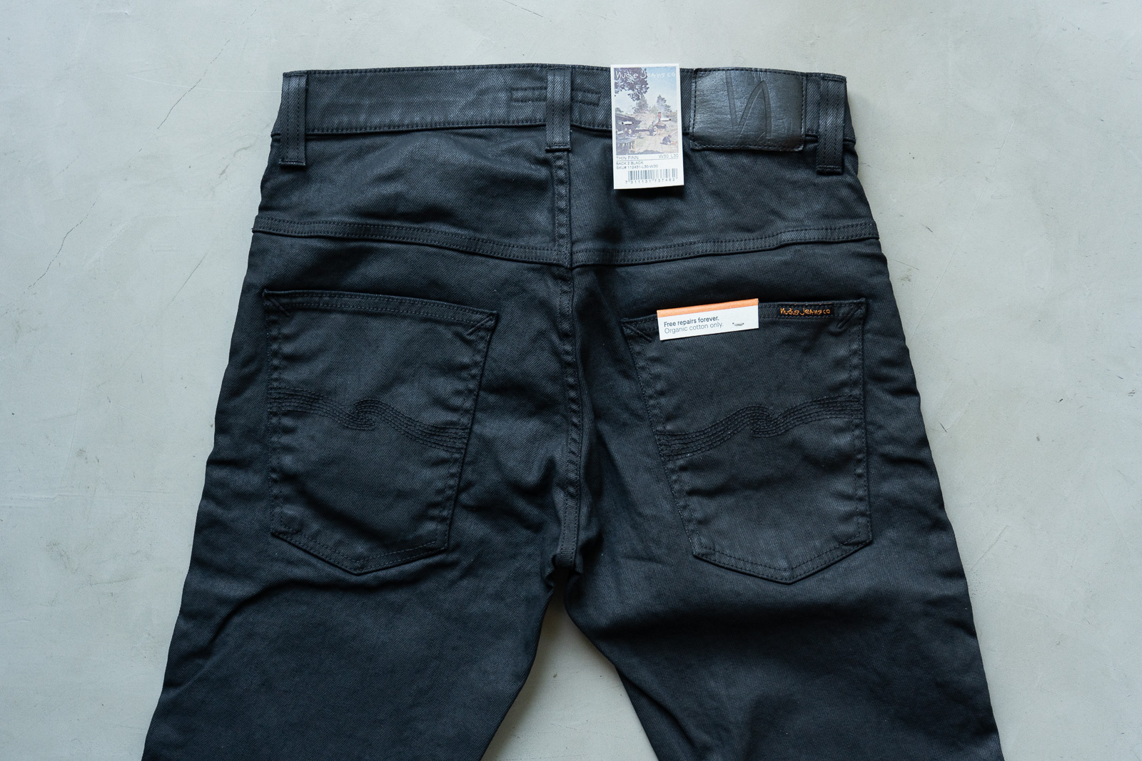 *Thin Finn Back 2 Black (แถมฟรี 🛍ถุงผ้ามูลค่า 300 บาท) ยีนส์ดำ 12oz