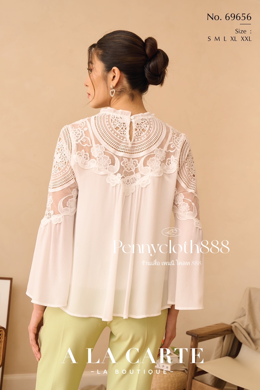 69656 เสื้อ A La Carte ชีฟองเนื้อเยื่อไม้ งานปักและทอลูกไม้ช่วงอกและแขน มีซับในเย็บติด ผ้ามีน้ำหนักทิ้งตัว กระดุมหลัง ปลายแขนทรงแฟร์ สวยหรู