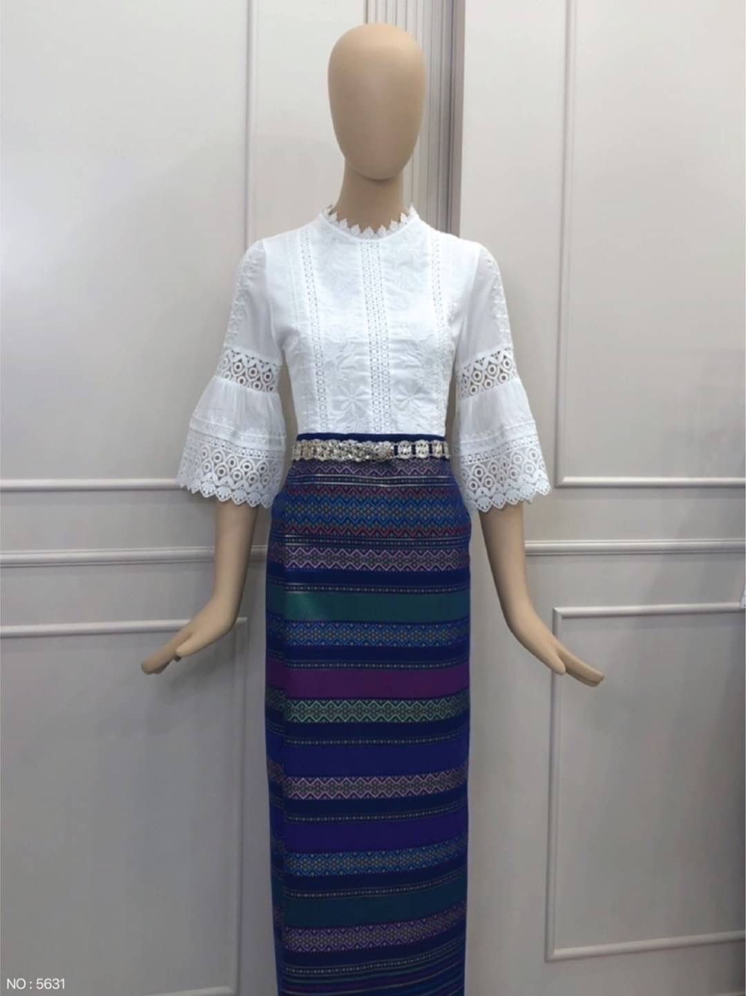 5631 เสื้อผ้าซิลล์ผสมcottonเกรดพรีเมี่ยม ทรงแขนกระดิ่ง งานปักฉลุลวดลายสวยงาม งานปักแน่นๆตรงช่วงแขนและด้านหน้า ซับในเนื้อดี. มีซิปข้าง สวมใส่ง่าย เนื้อผ้านิ่ม มี. 2 สี. ขาว M,3XL ม่วง S-3XL