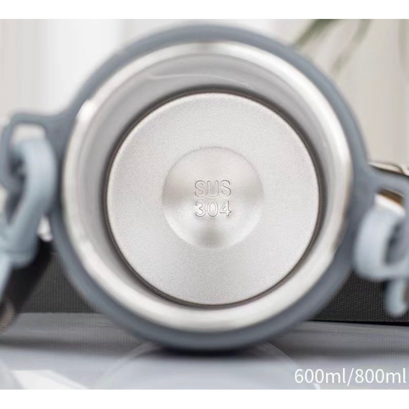 กระติกน้ำสแตนเลส 304 แท้ เก็บอุณหภูมิความร้อนความเย็น ขนาด 600ml และ 800ml มีสายสะพาย