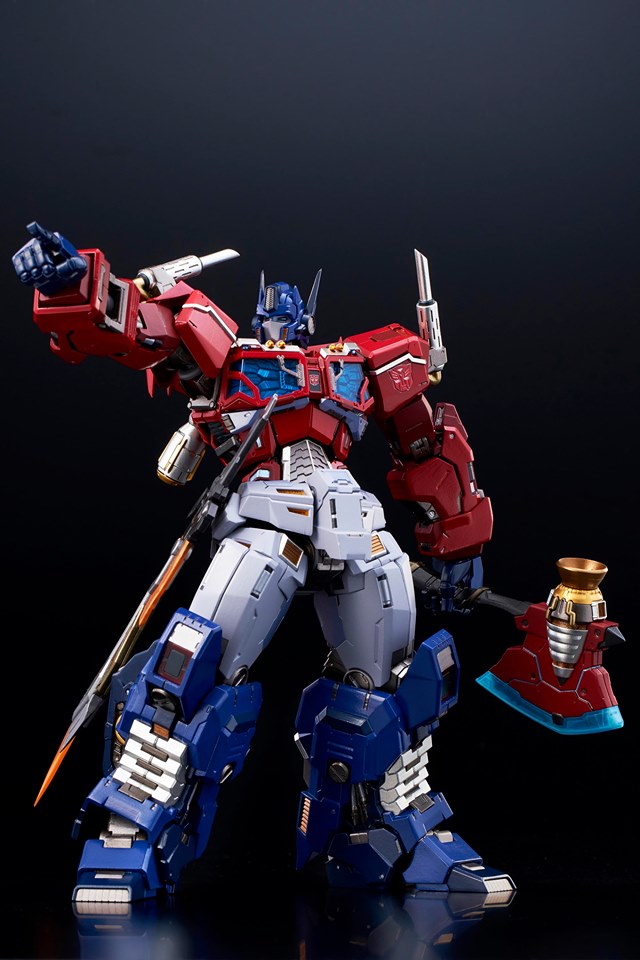 "Pre-Order" Kuro Kara Kuri Optimus Prime
