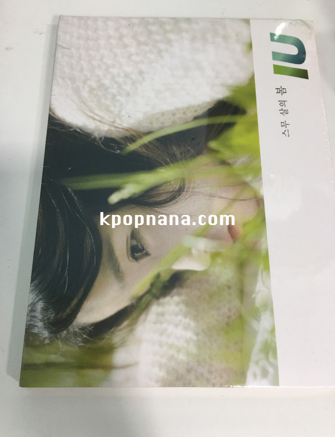 IU - Single Album [Twenty Years of Spring] ไม่มีโปสเตอร์