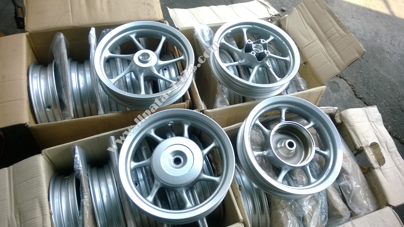 (Scoopy i) ชุดวงล้อแม็ก หน้า - หลัง Honda Scoopy i S12,Zoomer X แท้