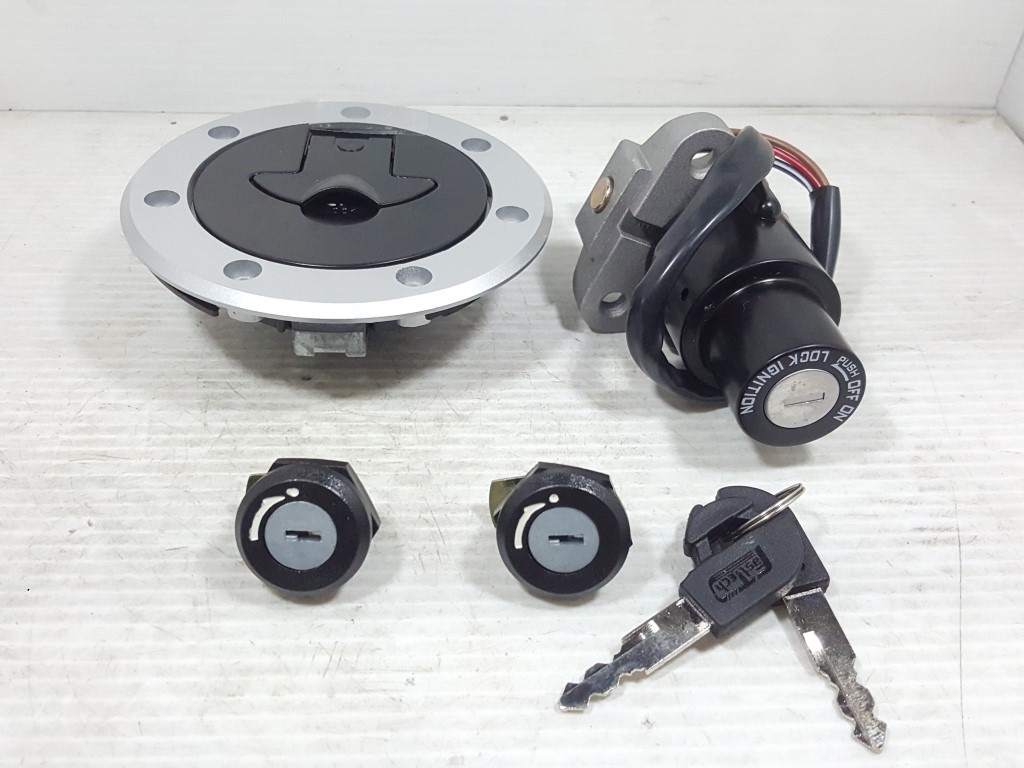 (KR 150) ชุดสวิทช์กุญแจ ชุดใหญ่พร้อมฝาถังน้ำมัน Kawasaki KR 150 งานเกรดเอ