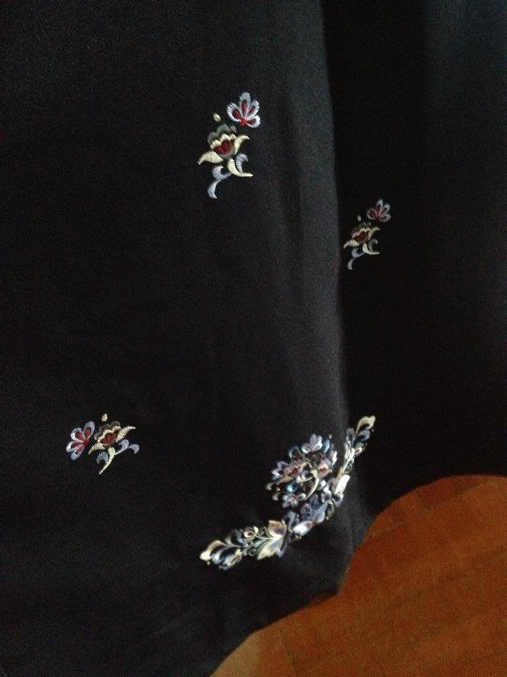 ชุดคลุมท้องสีน้ำเงินลายปักหรูหรางานเกาหลี