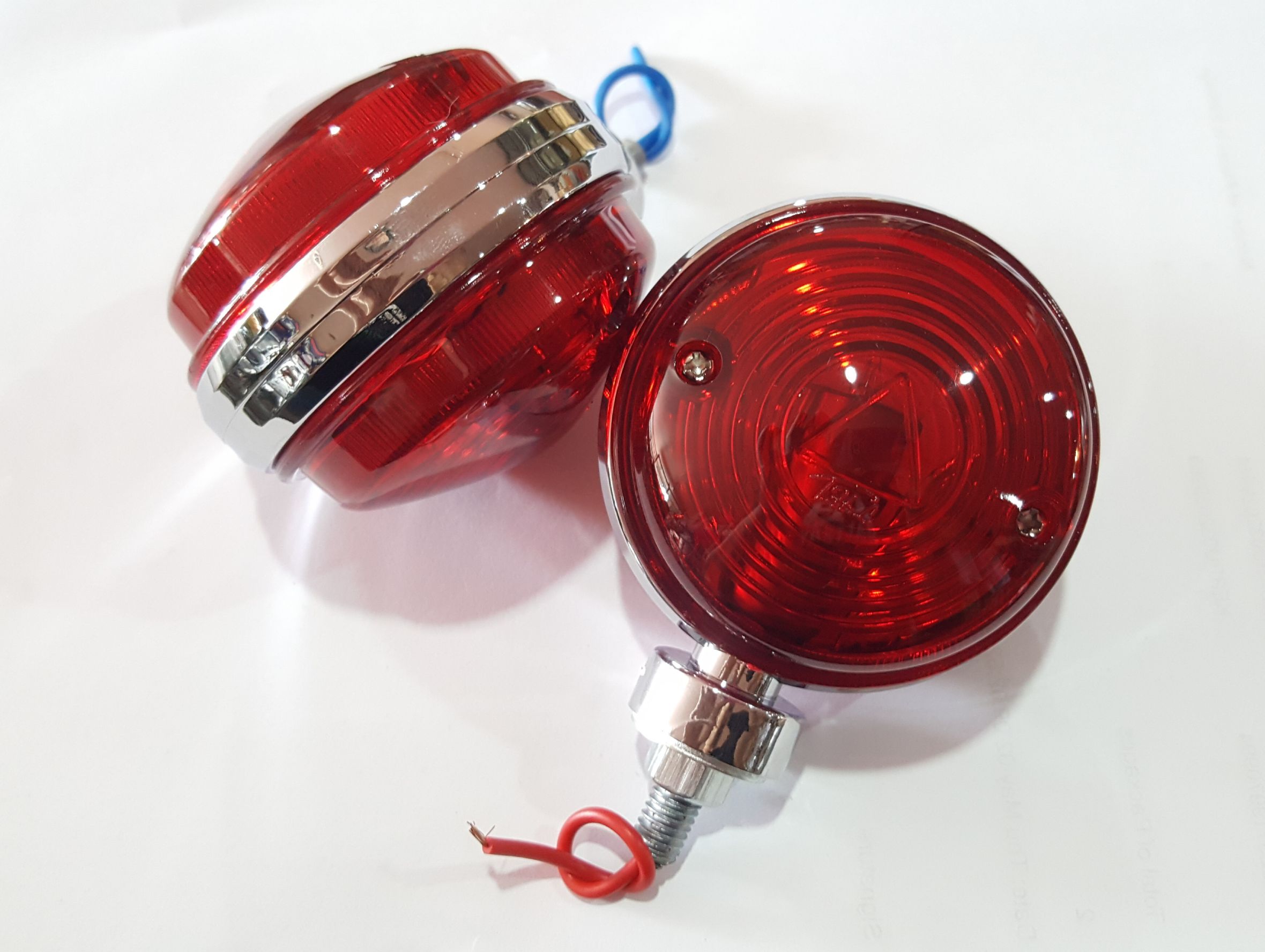 ไฟ 191 2 หน้า สีแดงล้วน ขอบชุบ 12V / 24V 2.7x2.7" (ราคาต่อ 2 ดวง)