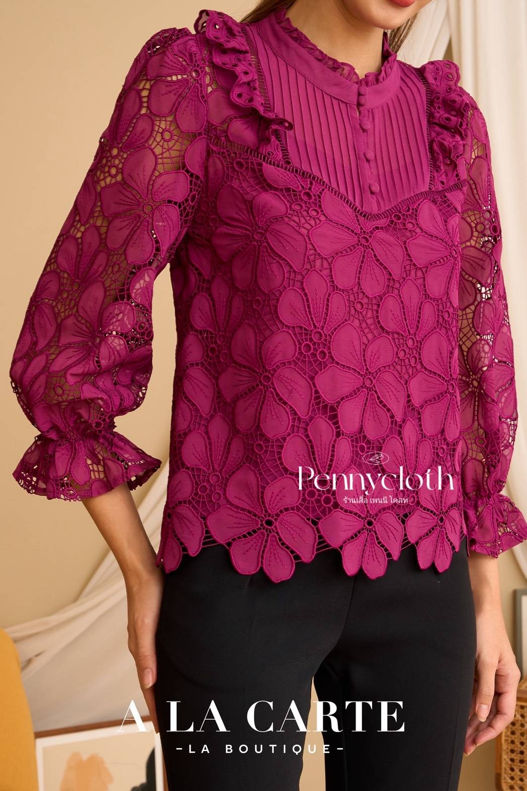 A La Carte เสื้อลูกไม้รุ่นใหม่ งานปักฉลุเซาะ ผ้าชีฟอง คอกลม แขน 4 ส่วน รหัส 69909