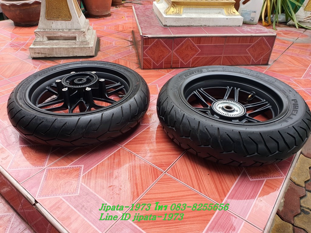 (Forza 300 ปี 2018) ชุดวงล้อแม็กหน้า-หลัง พร้อมยาง Honda Forza 300 ปี 2018 แท้ (สินค้าตำหนิ ขายเป็นคู่)