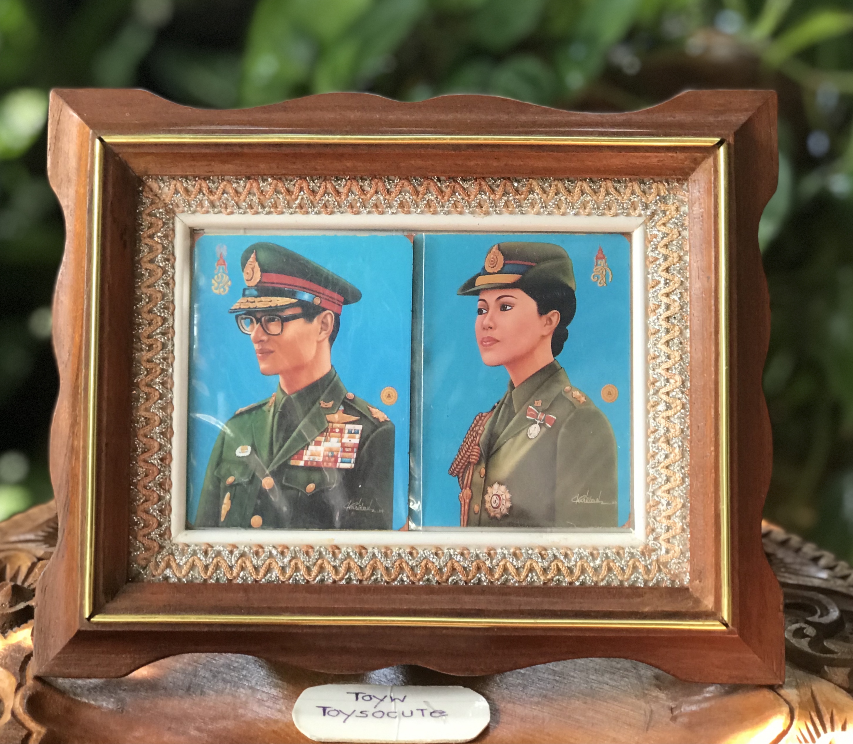 ราคาชิ้นละ 390 บาท Antique Teak Frame /กรอบรูปตั้งโต๊ะไม้สัก ยุค 90 กรอบรูปโบราณ ใส่รูปขนาด 3x5 นิ้ว ใส่รูปได้ทั้งแนวตั้งและแนวนอน