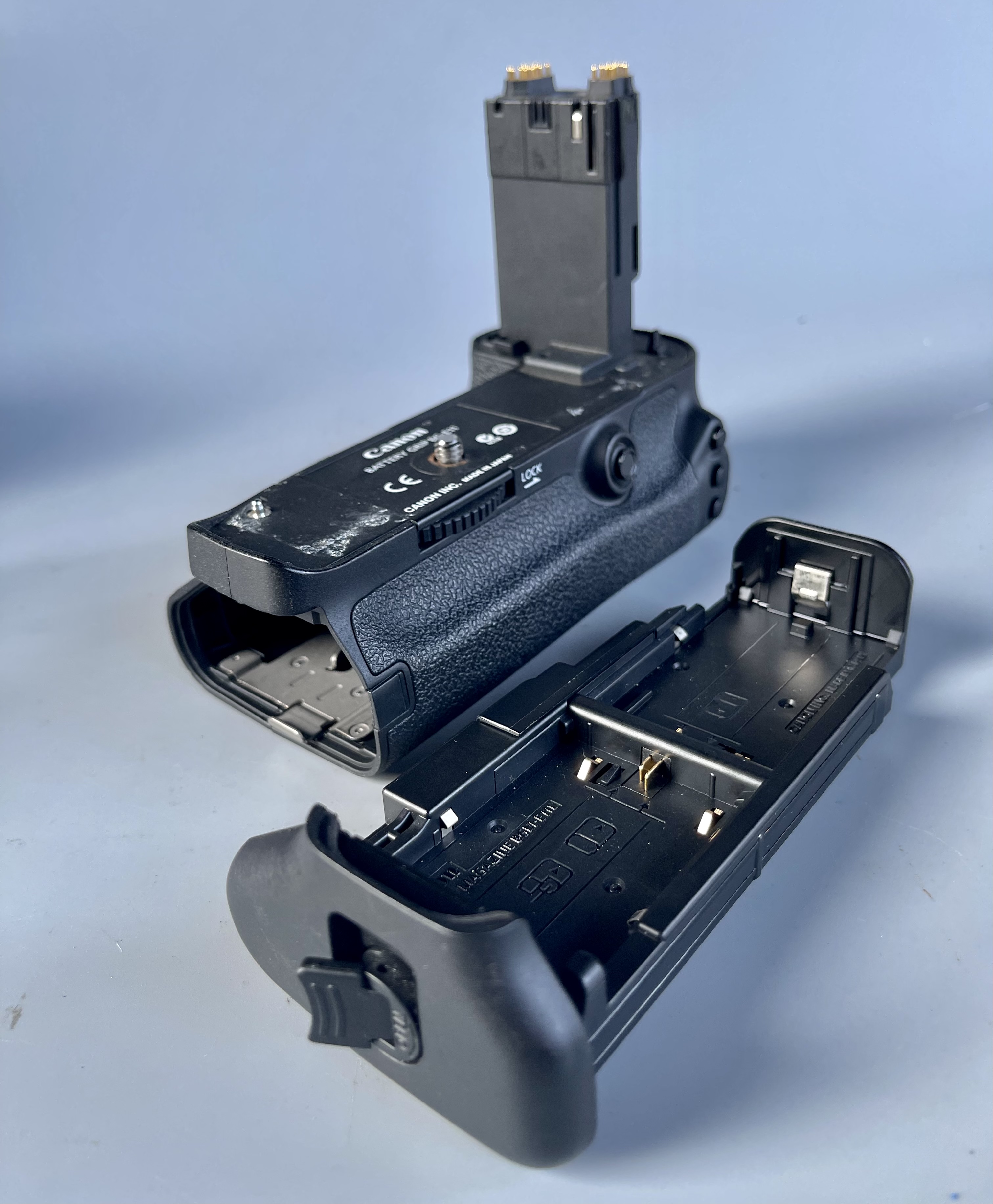 ขายBattery Grip 5D Mark III BG-E11 ของแท้ Canon original แบตเตอรี่กริ๊ป 5dmk3,5diii,5d mkiii