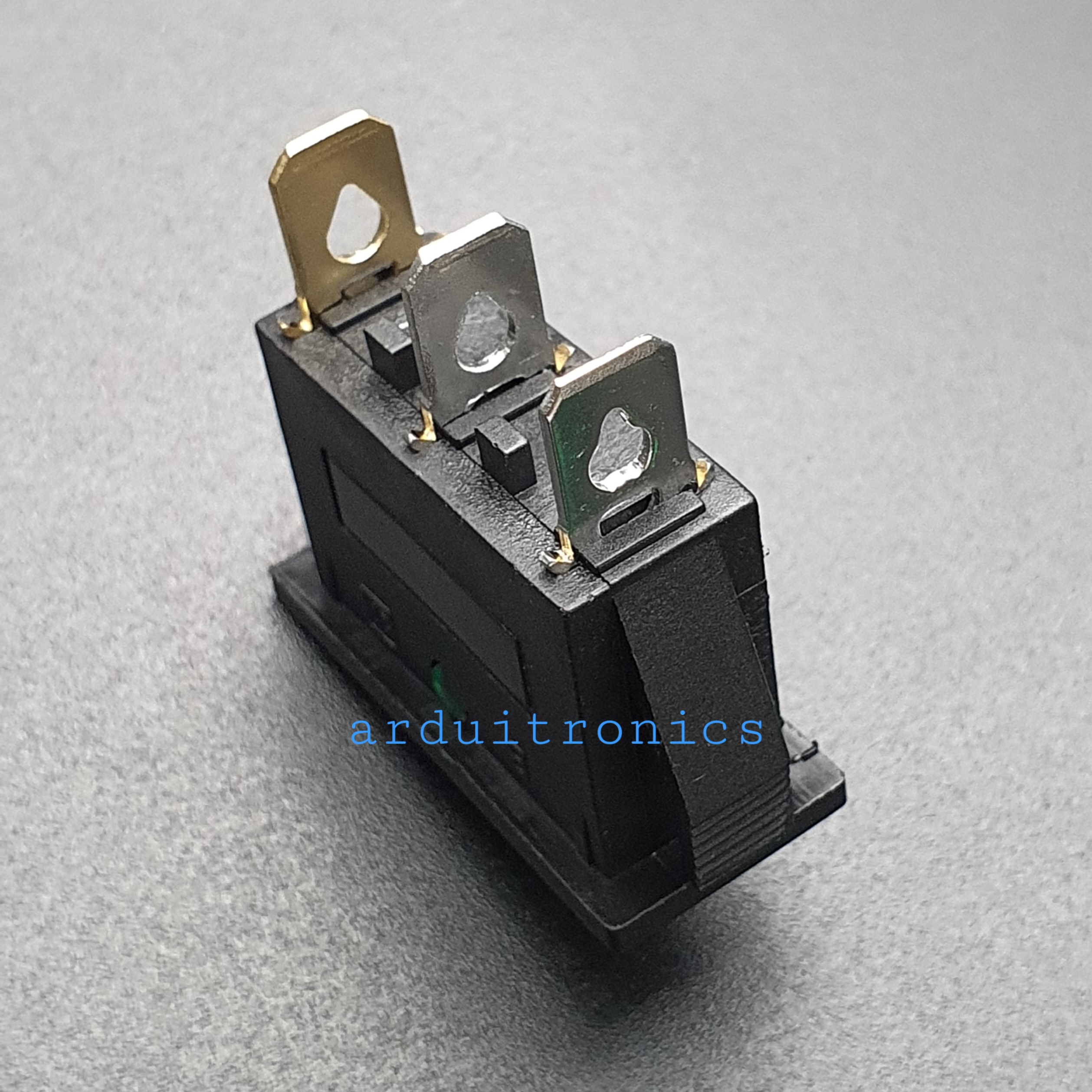 สวิตช์ไฟเปิด/ปิด KCD3-101N 15A 250VAC (3 ขา สีเขียว)