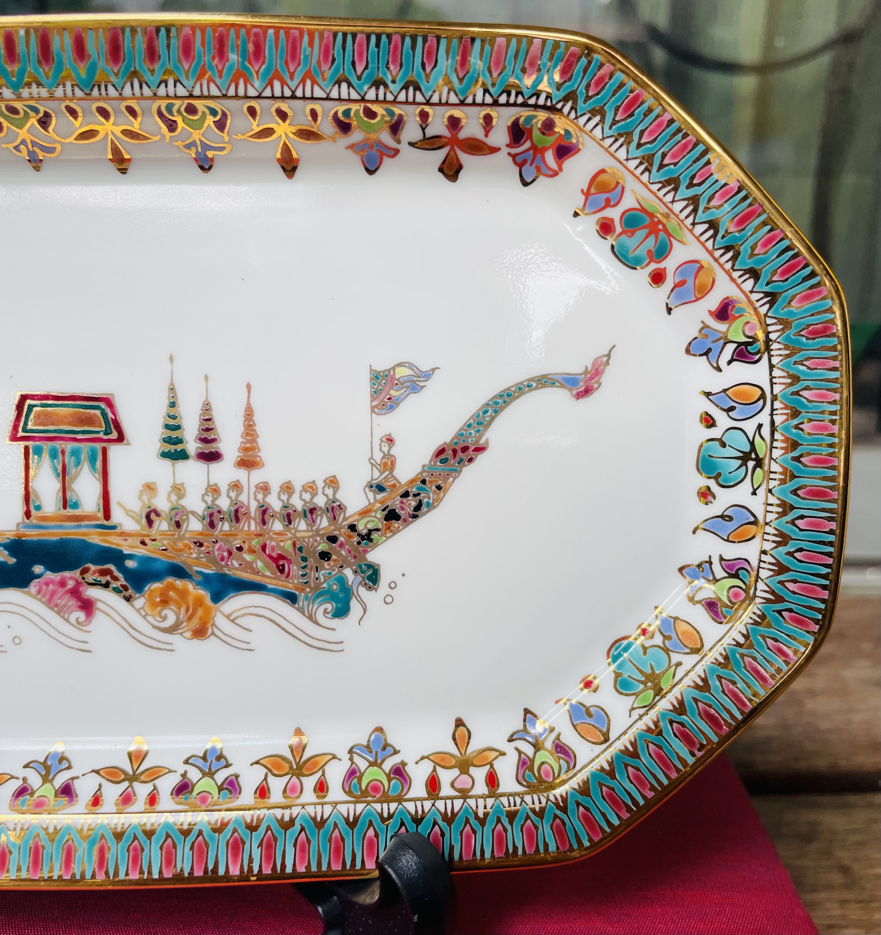 เก่าเก็บกว่า 25 ปี จานโชว์เบญจรงค์เขียนลายเรือสุพรรณหงส์น้ำทอง Benjarong Show Plate of the Suphannahong