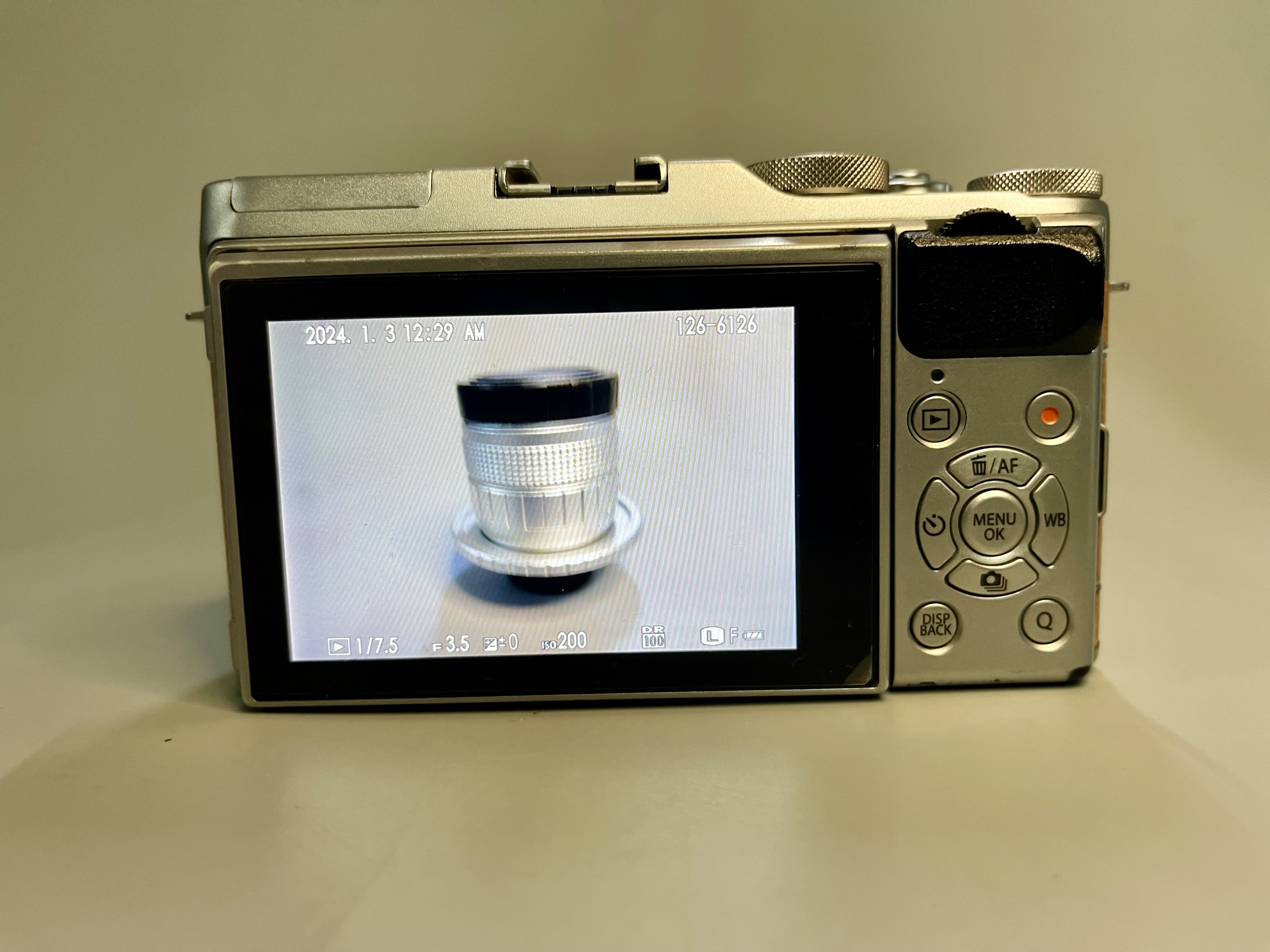 ขาย Fuji X-A3 Lens Super EBC XC16 50 mm II แถมเลนส์มือหมุน 50mm f1.4