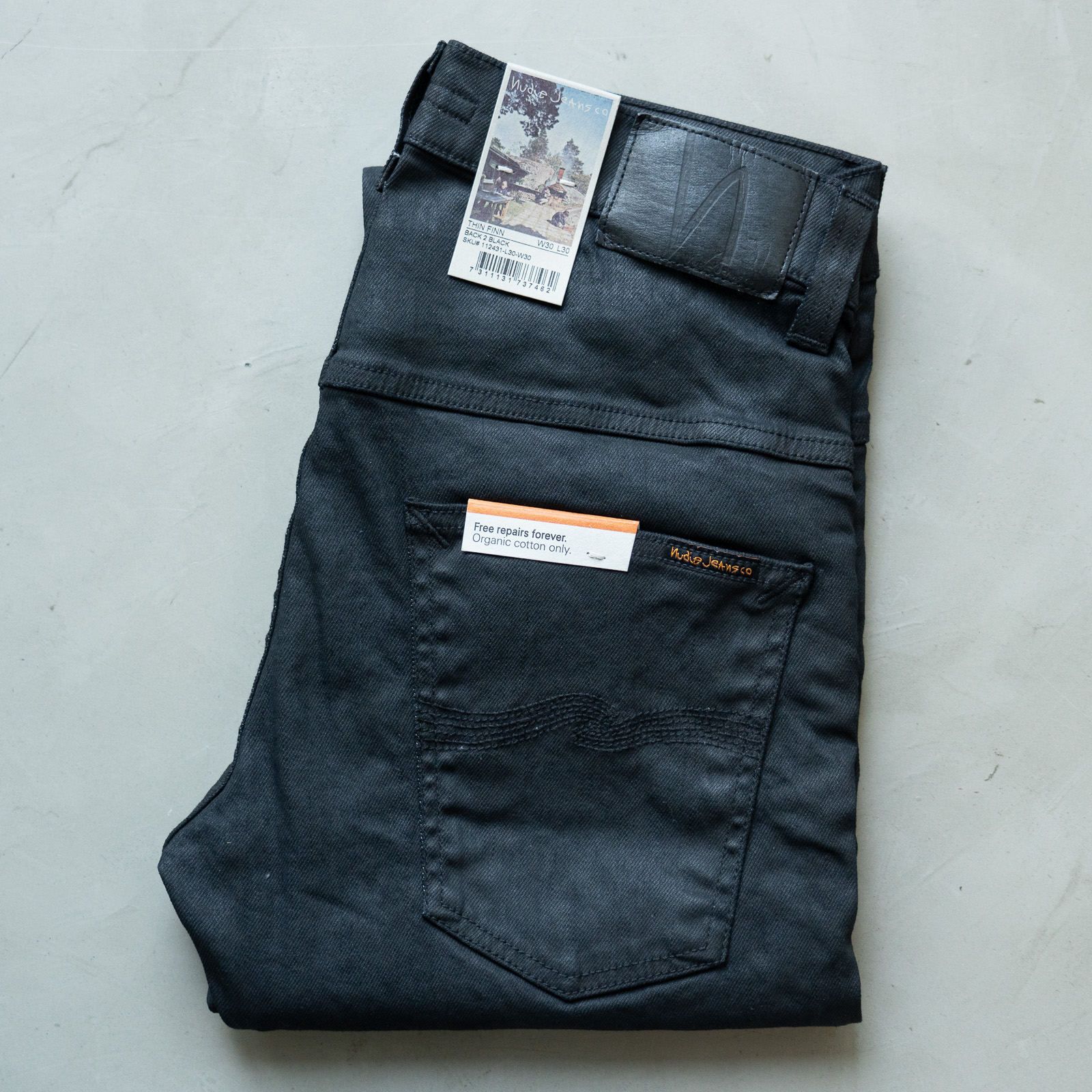 *Thin Finn Back 2 Black (แถมฟรี 🛍ถุงผ้ามูลค่า 300 บาท) ยีนส์ดำ 12oz