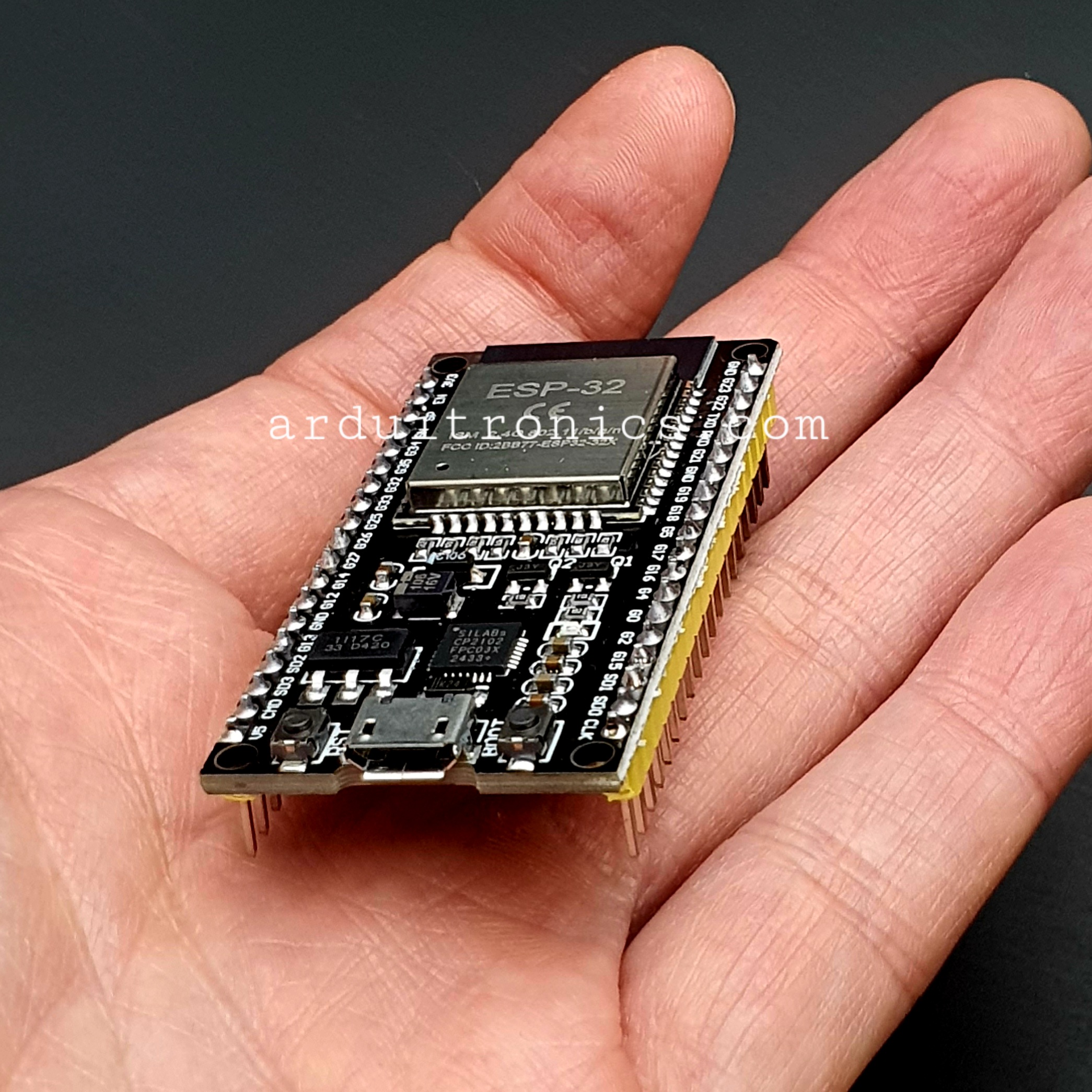 บอร์ด ESP32 NodeMCU ESP32 DEVKIT Wi-Fi and Bluetooth (CP2102) 38 pin