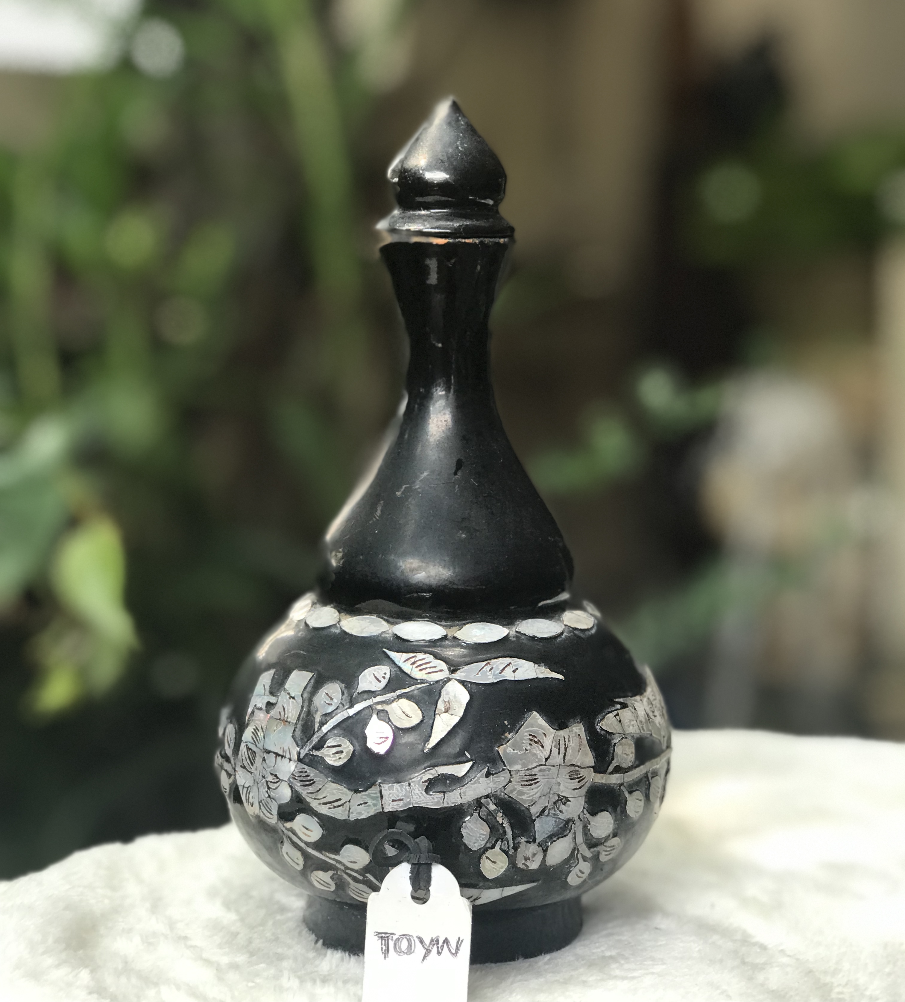 ￼Antique น้ำต้นไม้ฝังมุก คนโทน้ำ ประยุกต์ลวดลายจีน ตัดมุกฝังลงในเนื้อไม้(ดัดแปลงเป็นที่กรวดน้ำ หรือแจกันดอกไม้ได้)