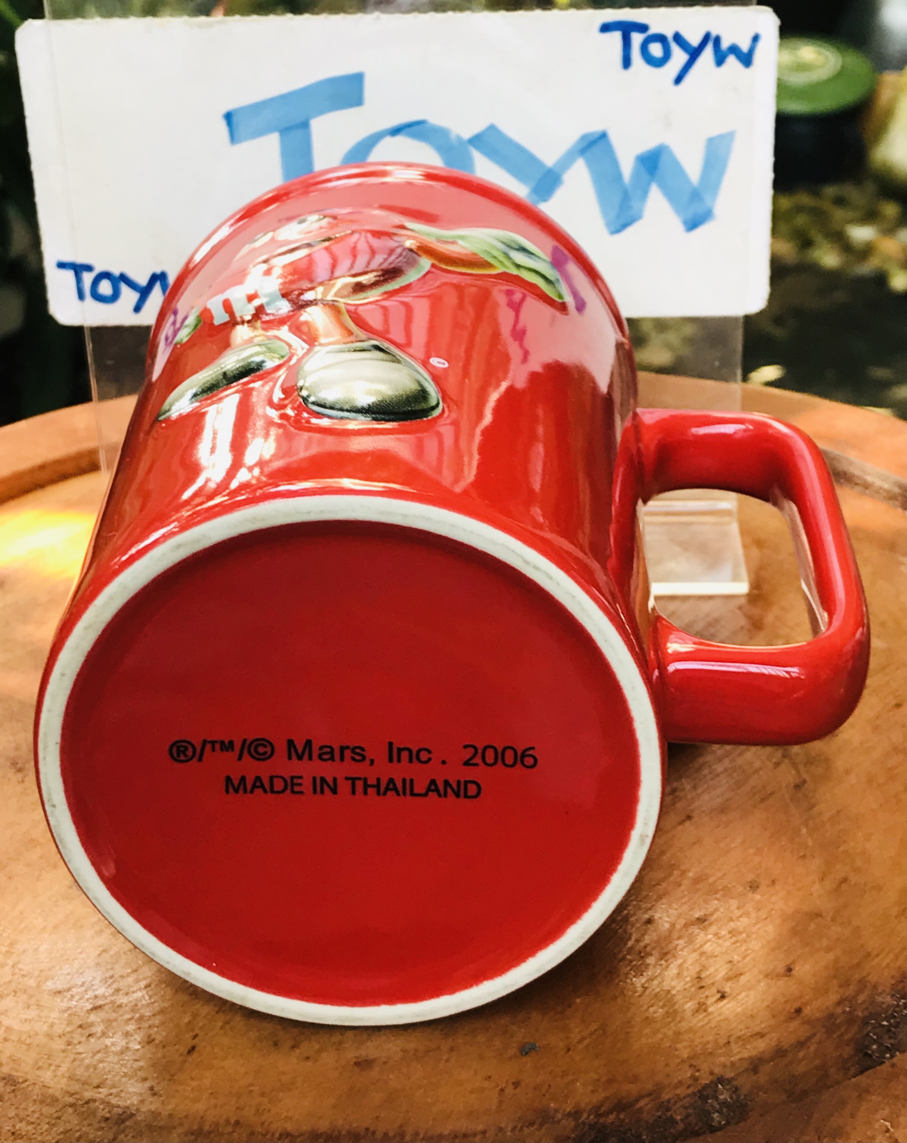 ใบละ 490 บาท ส่งต่องานสะสม Ceramic Mug แก้วมัคเซรามิค M&M ปี 2006 ลายปั๊มนูน