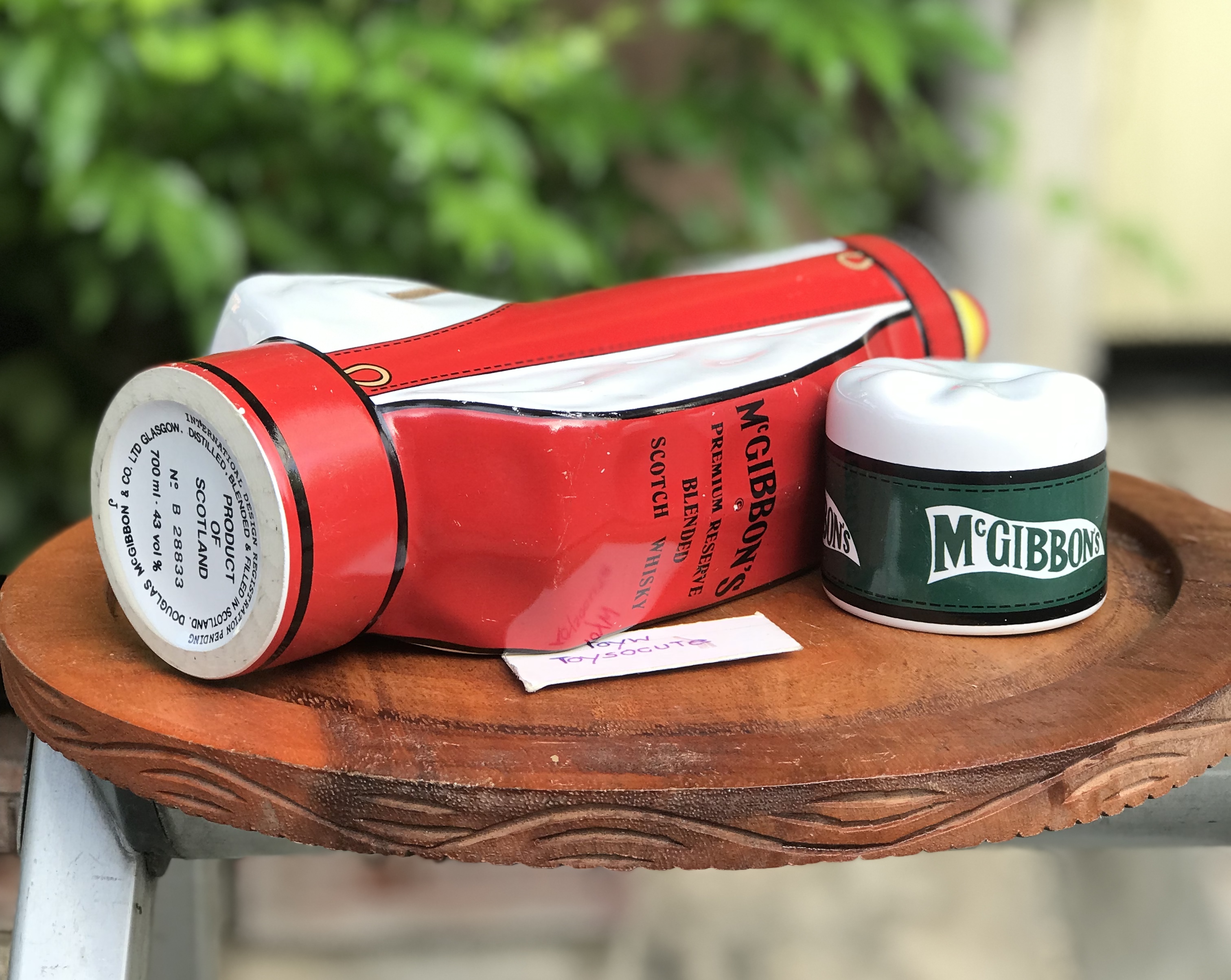 ขวดเหล้าเปล่าเนื้อเซรามิคทรงถุงกอล์ฟ Whisky Blended Golf Bag Mc. Gibbons 700 ml - Presented in a ceramic decanter shaped like a golf bag ตั้งโชว์แต่งบ้าน แต่งร้าน เท่ๆ เก๋ๆ
