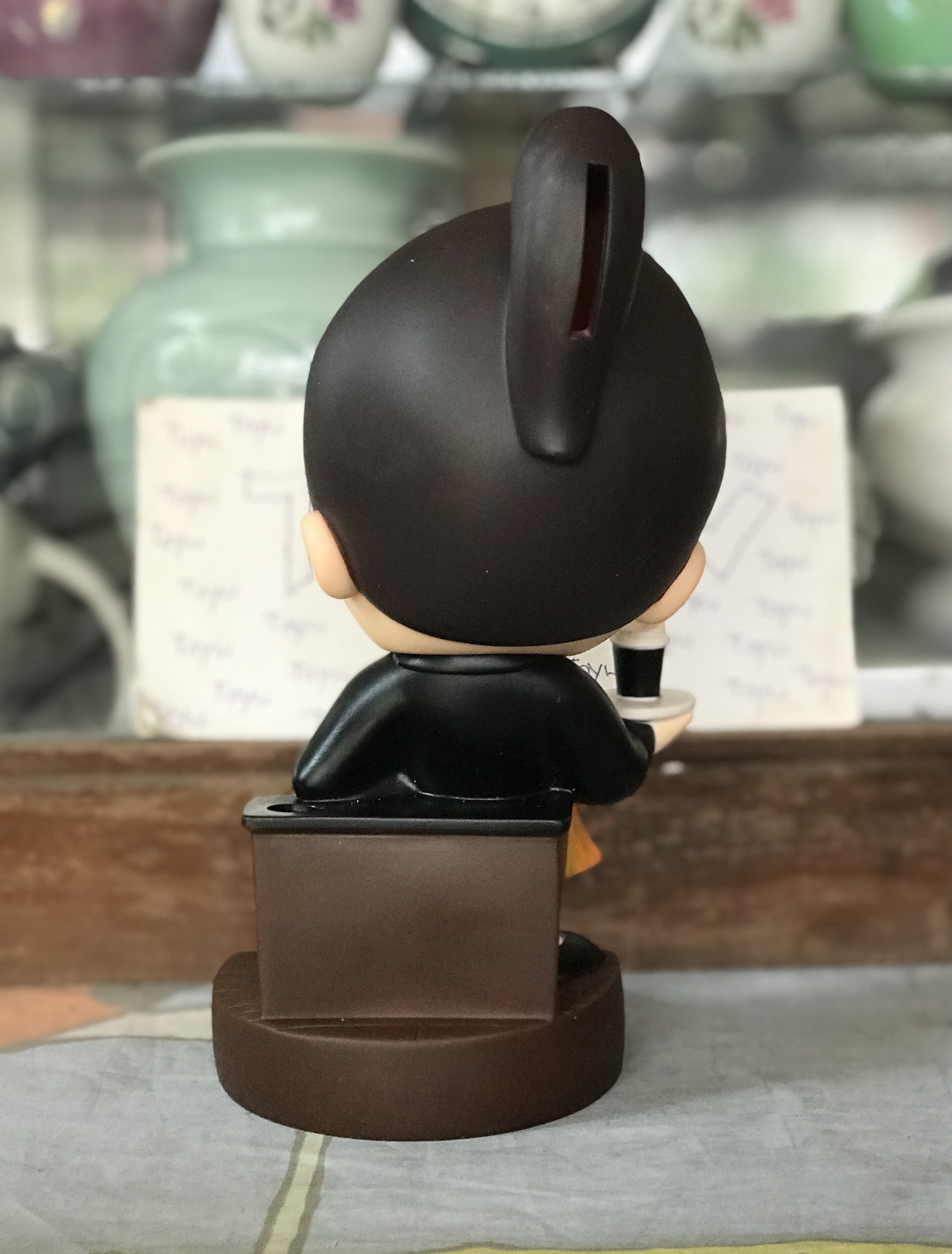 เริ่มต้น 790 บาท มือ 1 และมือ 2 โมเดลมาสคอตกระปุกออมสิน Bangchak Inthanin ร้านกาแฟอินทนิล Inthanin Cafe ปั้มน้ำมันบางจาก Bangchak ขนาด กว้าง 9 ซม สูง 20-21 ซม