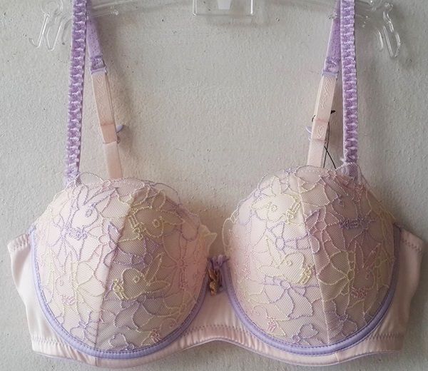 เสื้อชั้นในสตรี Playboy