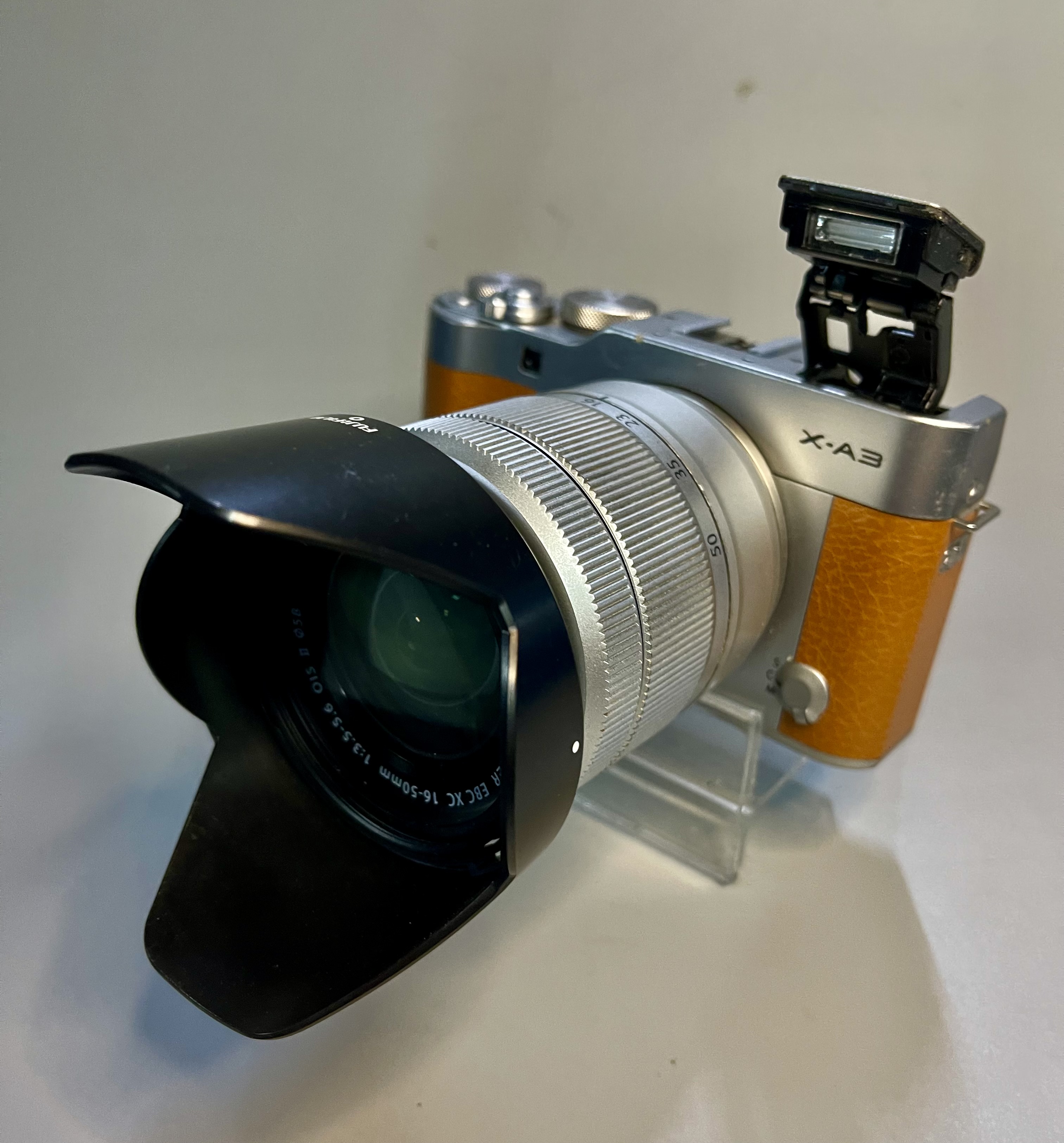 ขาย Fuji X-A3 Lens Super EBC XC16 50 mm II แถมเลนส์มือหมุน 50mm f1.4