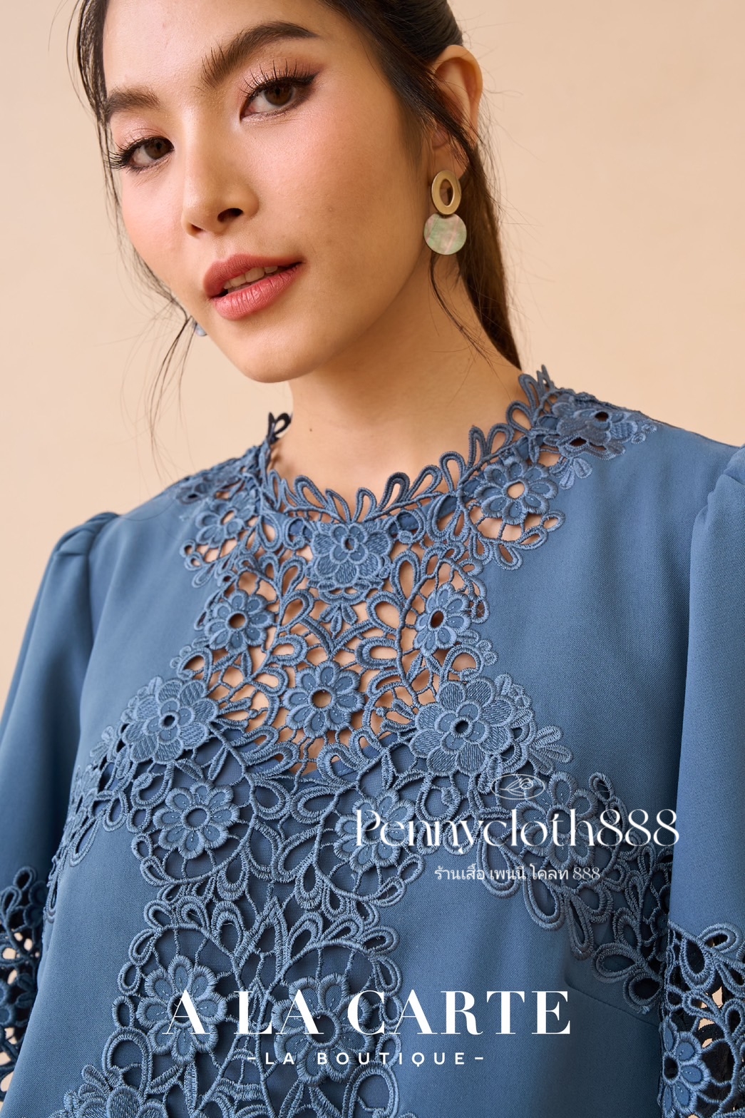 69683 เสื้อ A La Carte เครปเนื้อนุ่ม คอกลม แขนสั้นทรงแฟร์ งานปักฉลุเซาะทอลูกไม้ มีซับใน by PENNY CLOTH 888