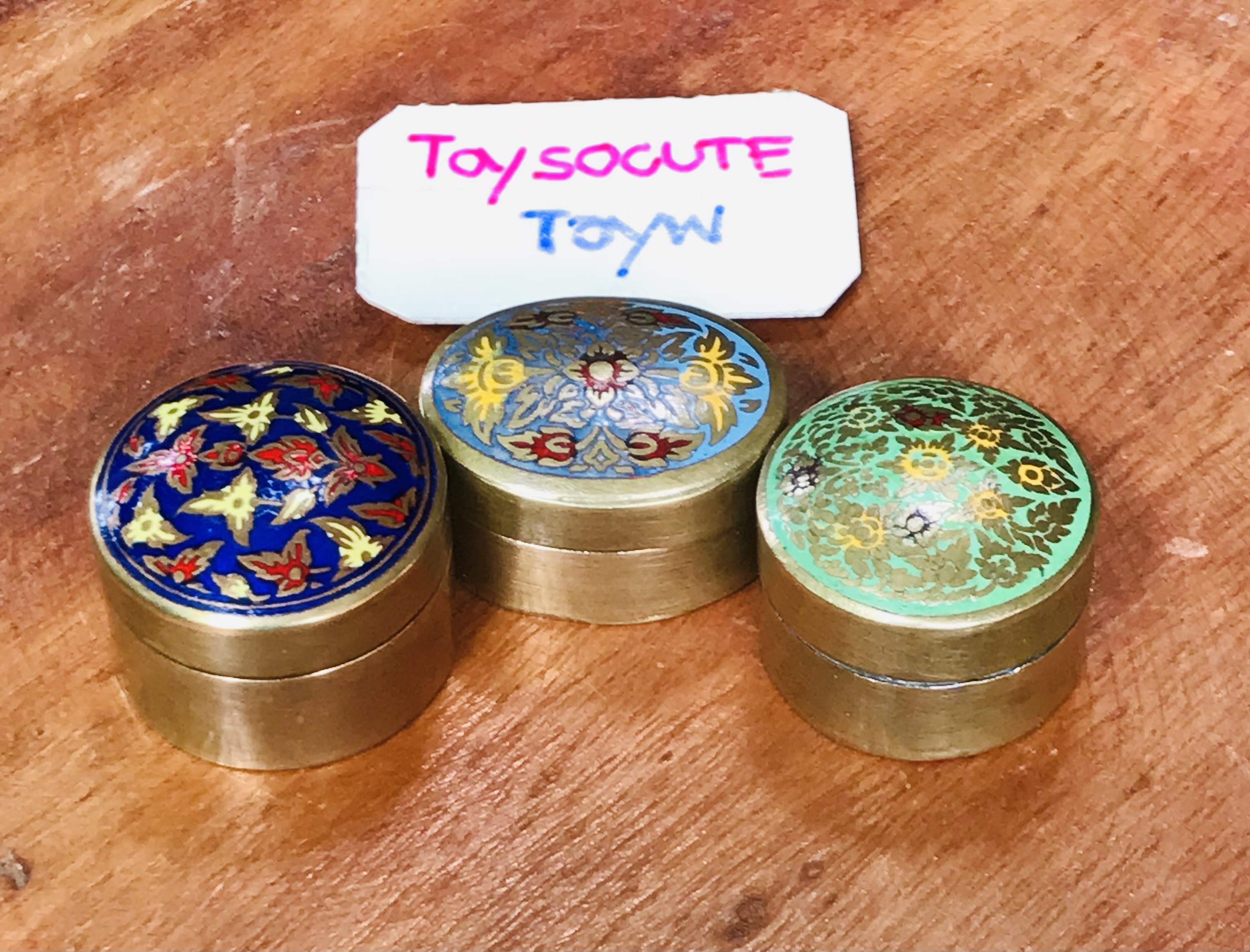 เริ่มต้น 990 บาท งานทองเหลืองเก่า ตลับทองเหลืองลงยา ตลับขี้ผึ้งทองเหลืองลงยา ใส่ของมงคล มวลสาร