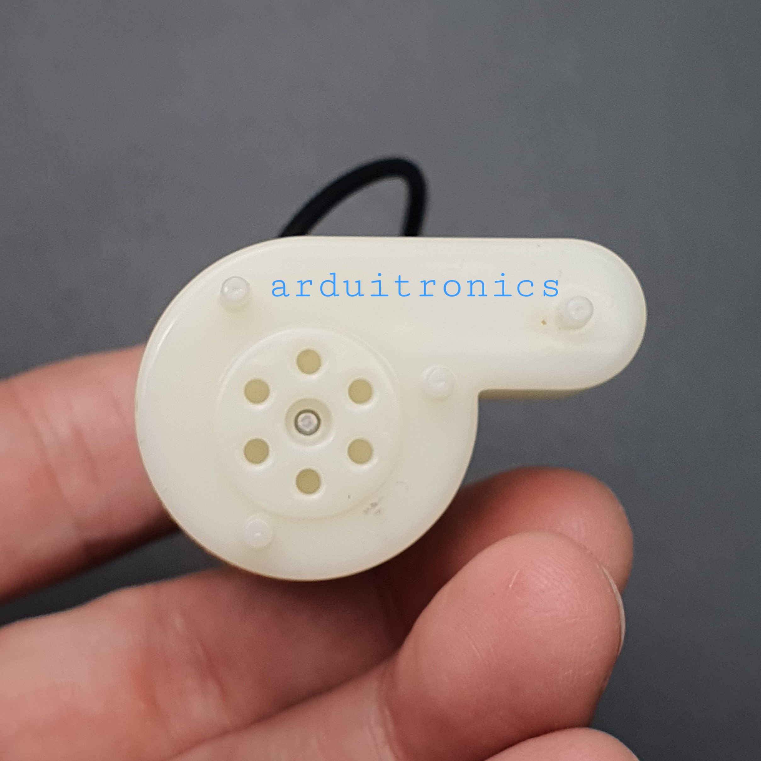 Mini DC Water Pump (DC 3V-5V) ปั๊มน้ำ สายไฟปลายเปลือย ขนาดเล็ก 3-5V สีขาว แนวตั้ง