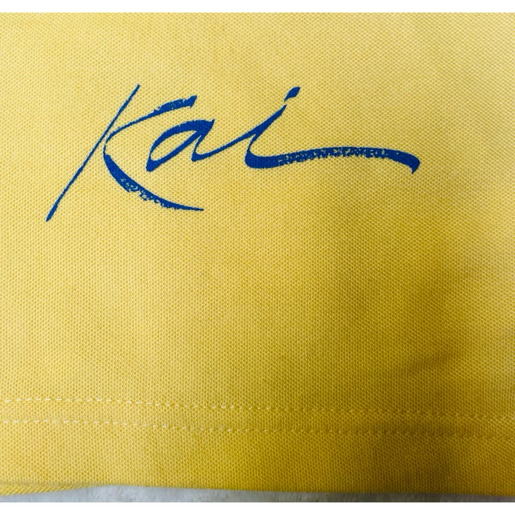 ส่งต่อ เสื้อยืดโปโลสีเหลือง ลายทรงพระเจริญ by Kai /คอปก ปลายแขนจั๊ม ชายผ่าข้าง Size L รอบอก 38-40 นิ้ว