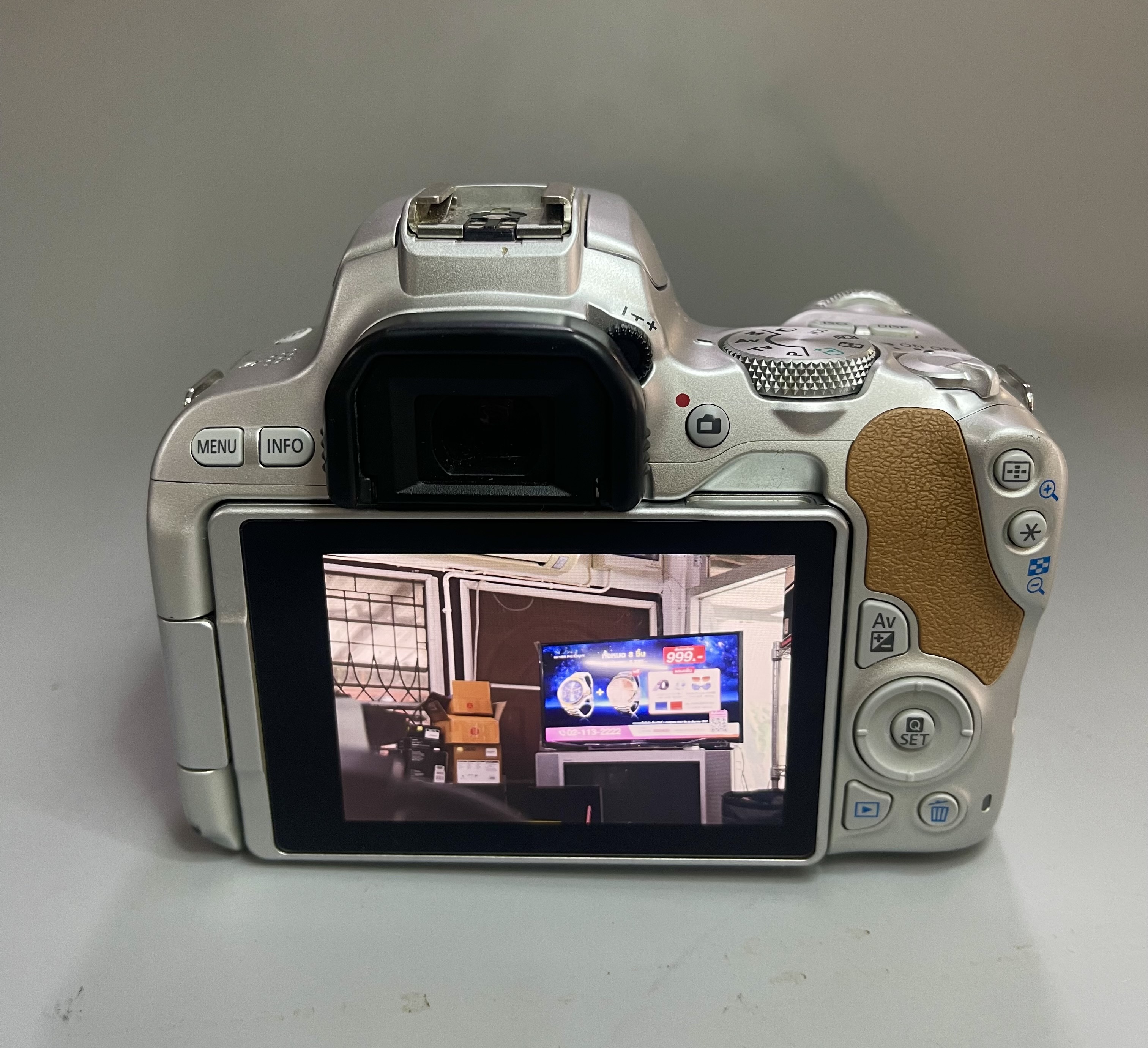 Canon 200D พร้อมเลนส์ 18-55 STM มี WiFi อดีตศูนย์สภาพสวย Shutter 10754