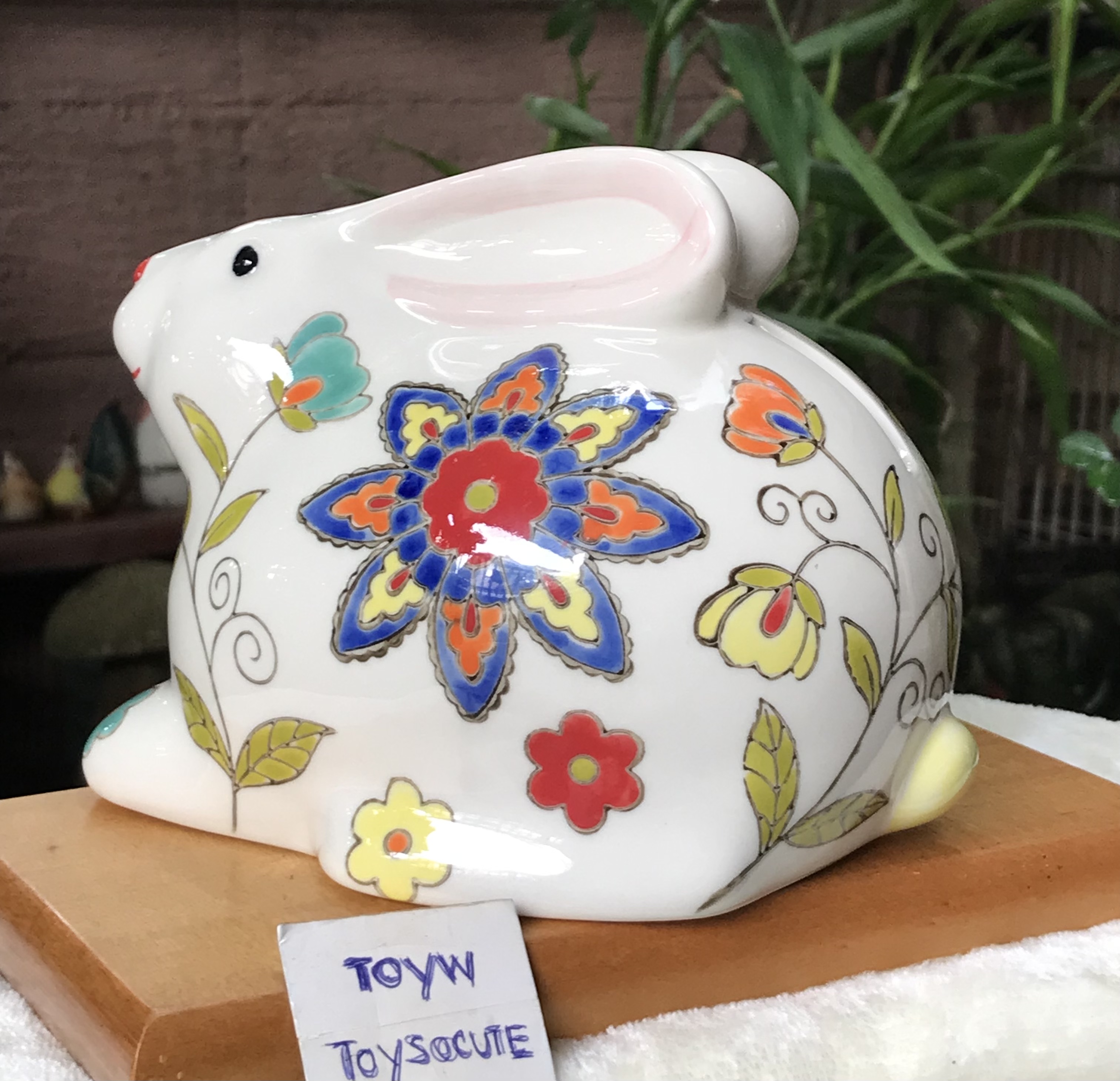 Ceramic Floral Bunny Rabbit Hand-Painted rabbit piggy bank ออมสินกระต่ายเซรามิค เขียนสีลวดลายดอกไม้ ตั้งโชว์ตกแต่งบ้าน